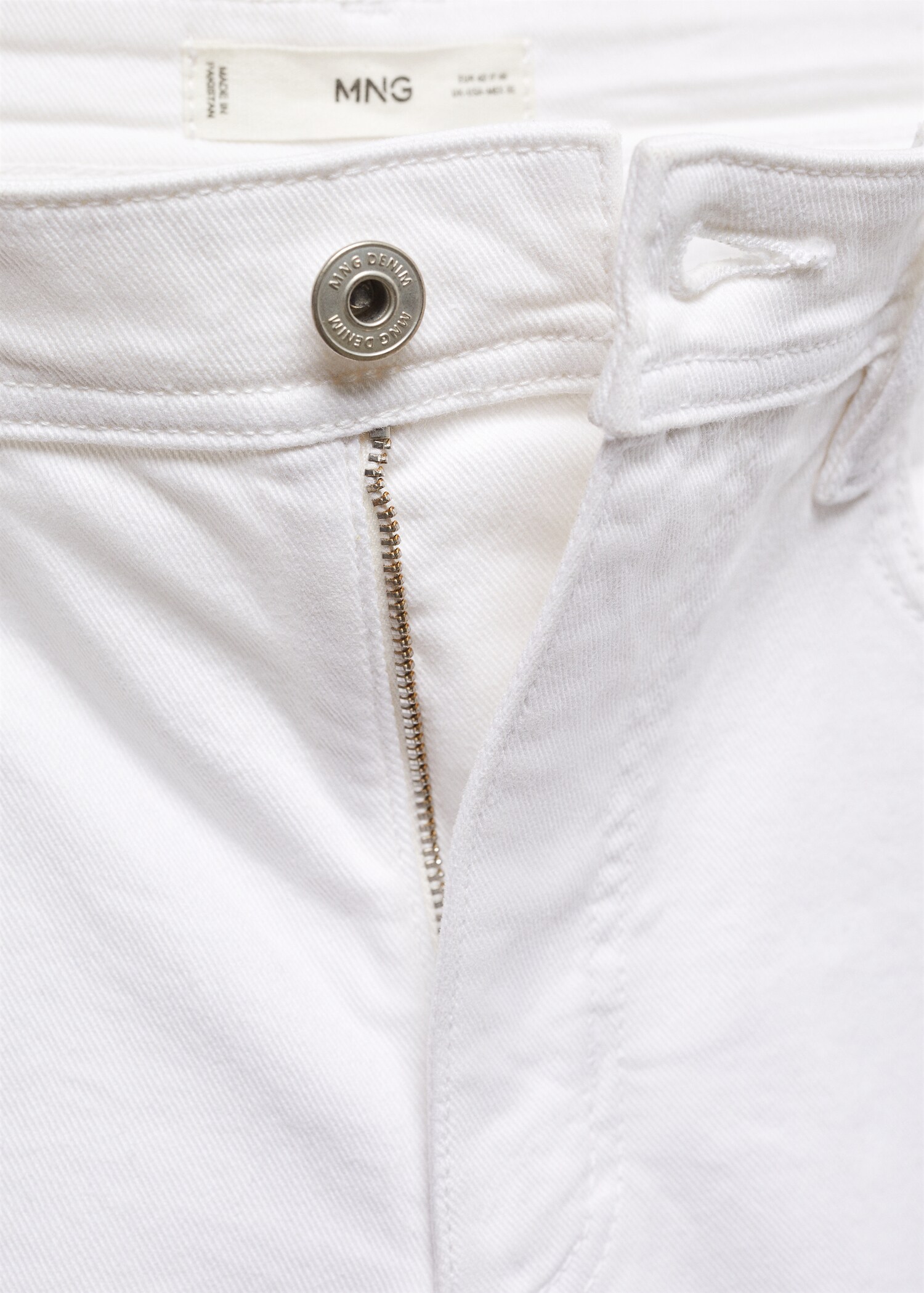 Slim-fit denim bermuda shorts - Details of the article 8