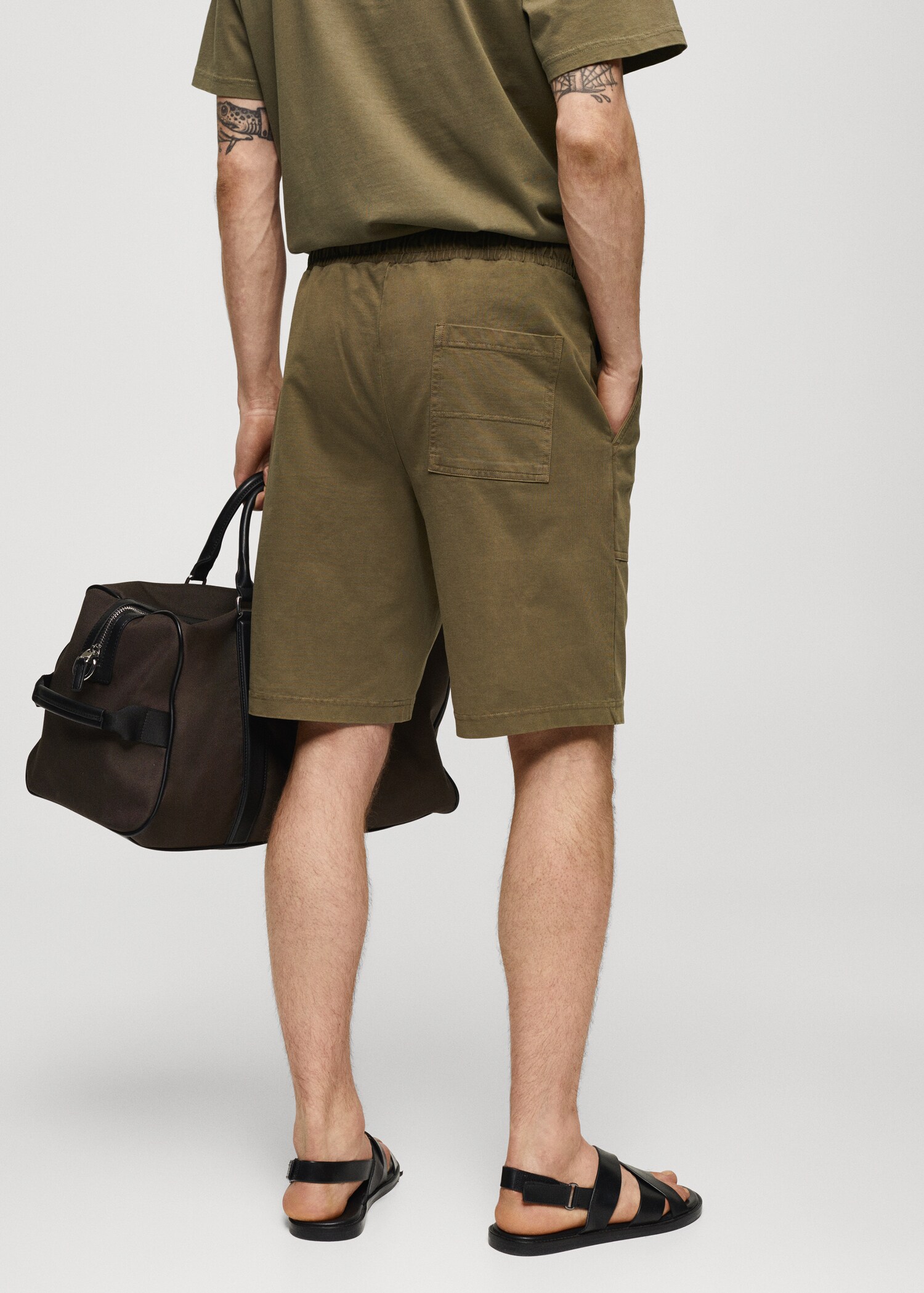 100% cotton drawstring Bermuda shorts - Reverse of the article