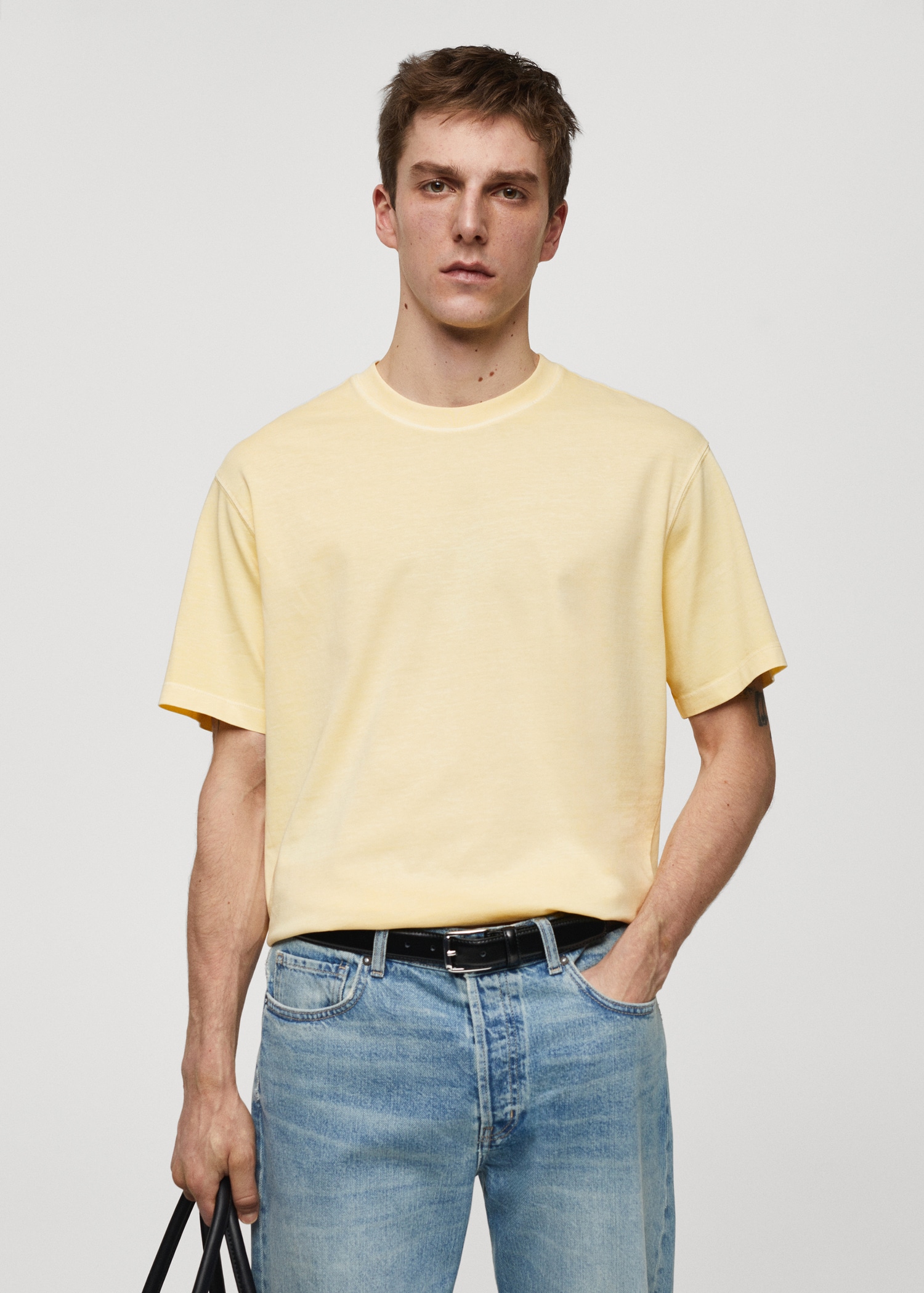 100% cotton relaxed-fit t-shirt - Середній план