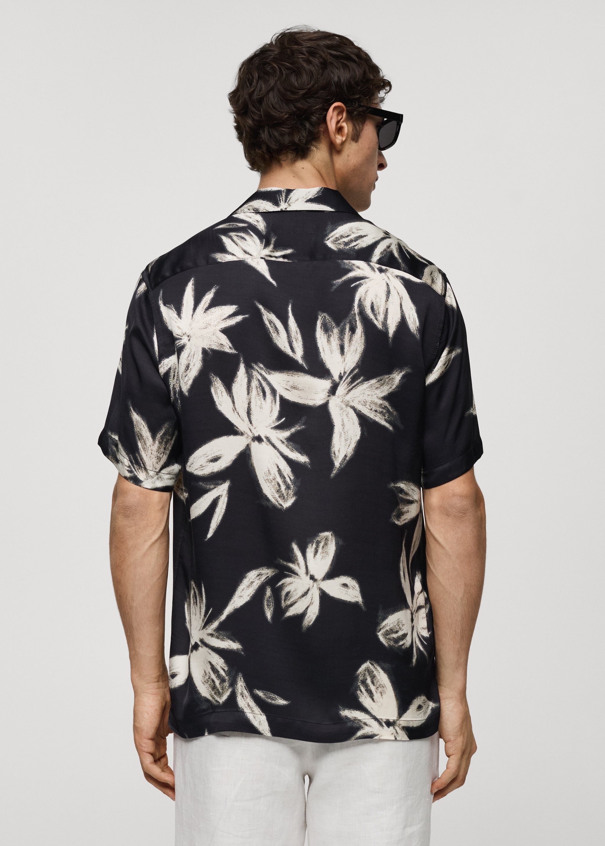 Regular-fit Hawaiian-print shirt - Reverse of the article