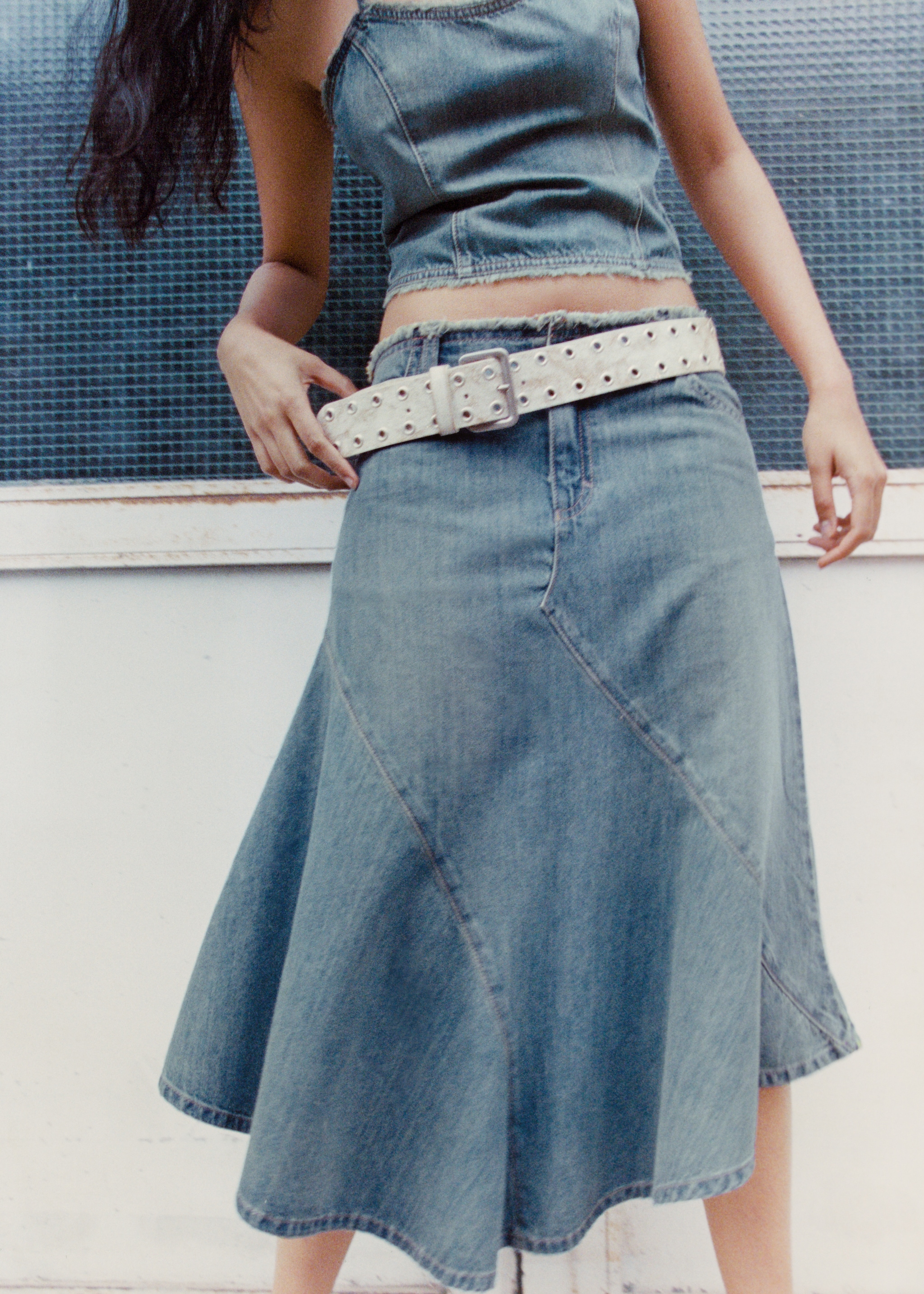 Асимметричная юбка из денима с необработанными краями - Деталь изделия 6