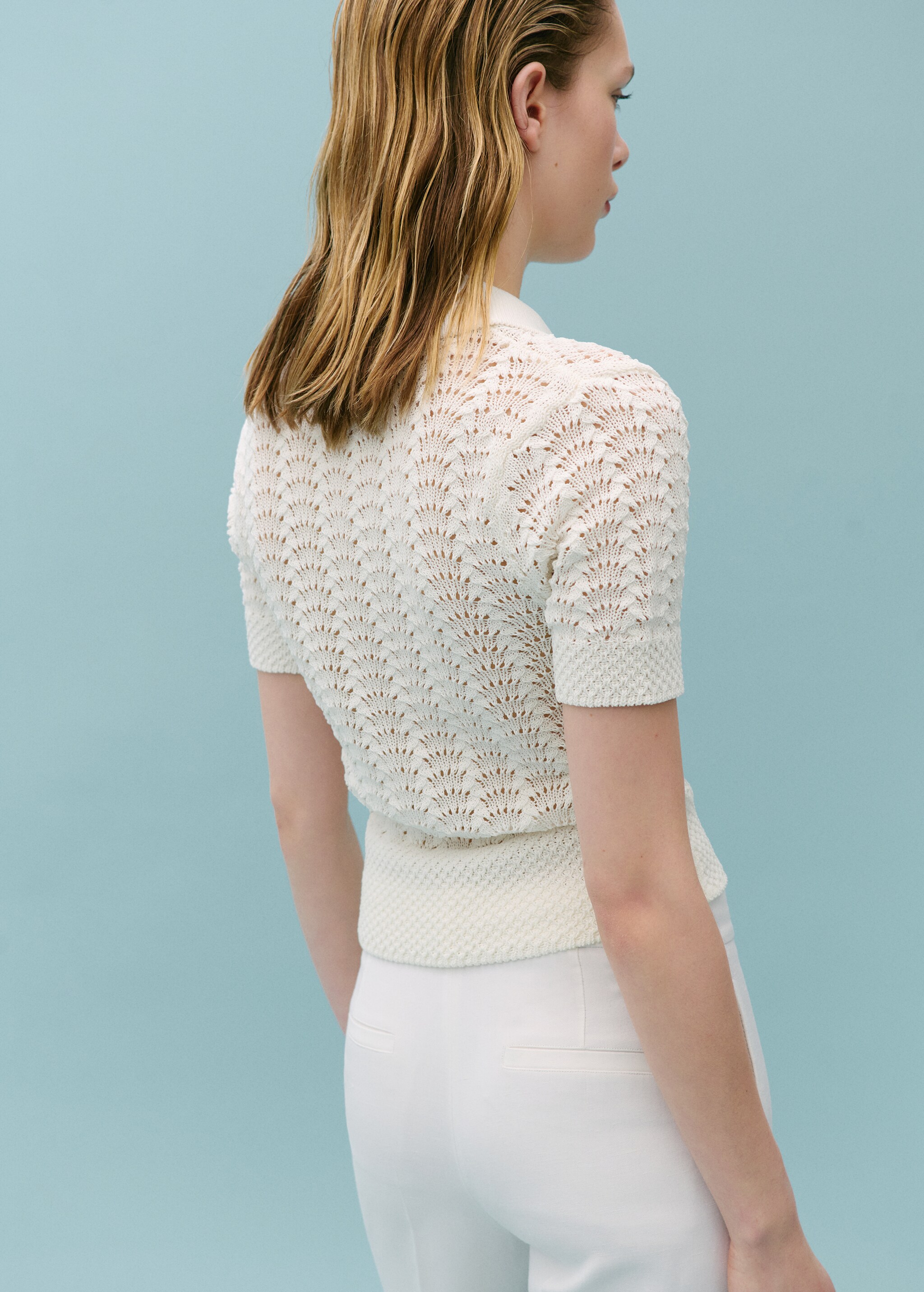 Polo-neck crochet sweater - Reverse of the article