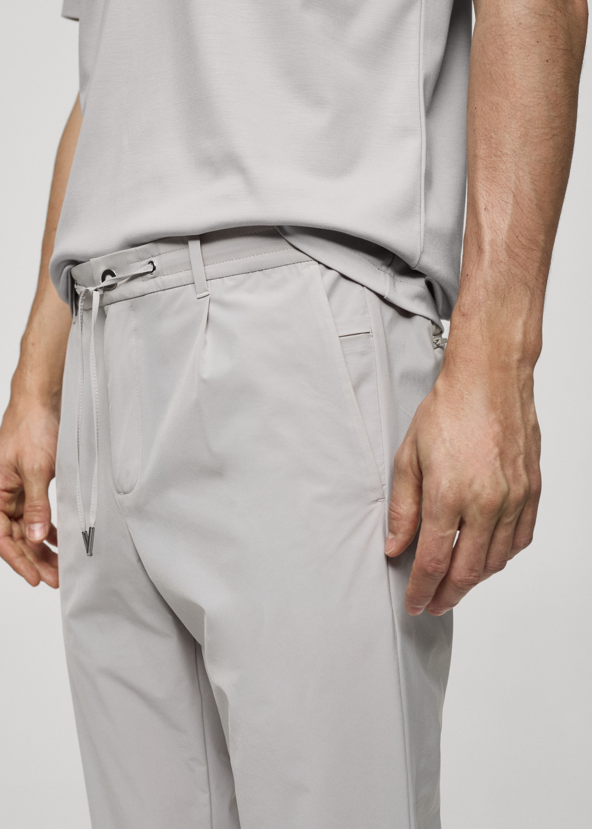 Water-repellent trousers with drawstring - Details of the article 1