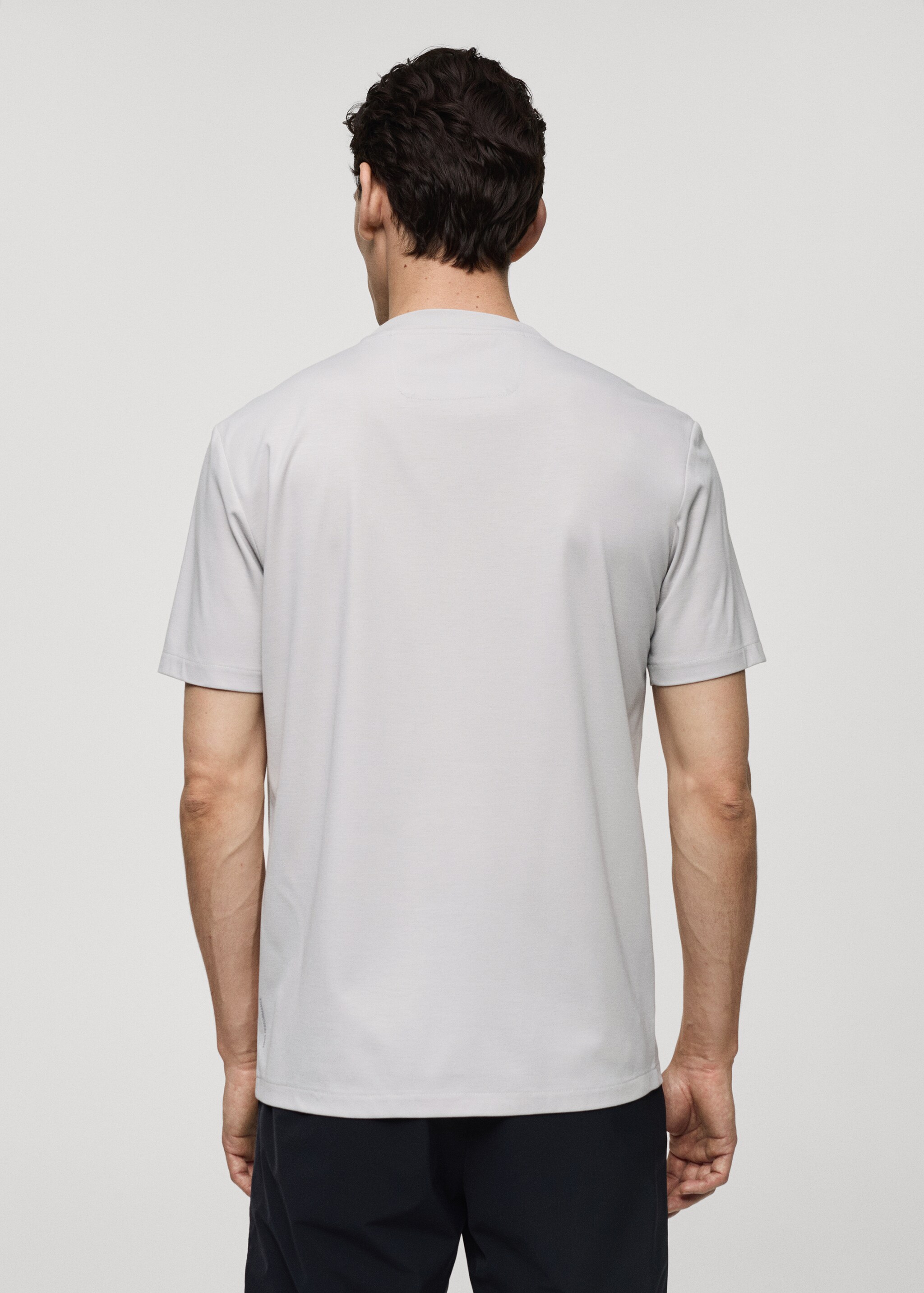 Slim-Fit-T-Shirt mit Tasche - Rückseite des Artikels