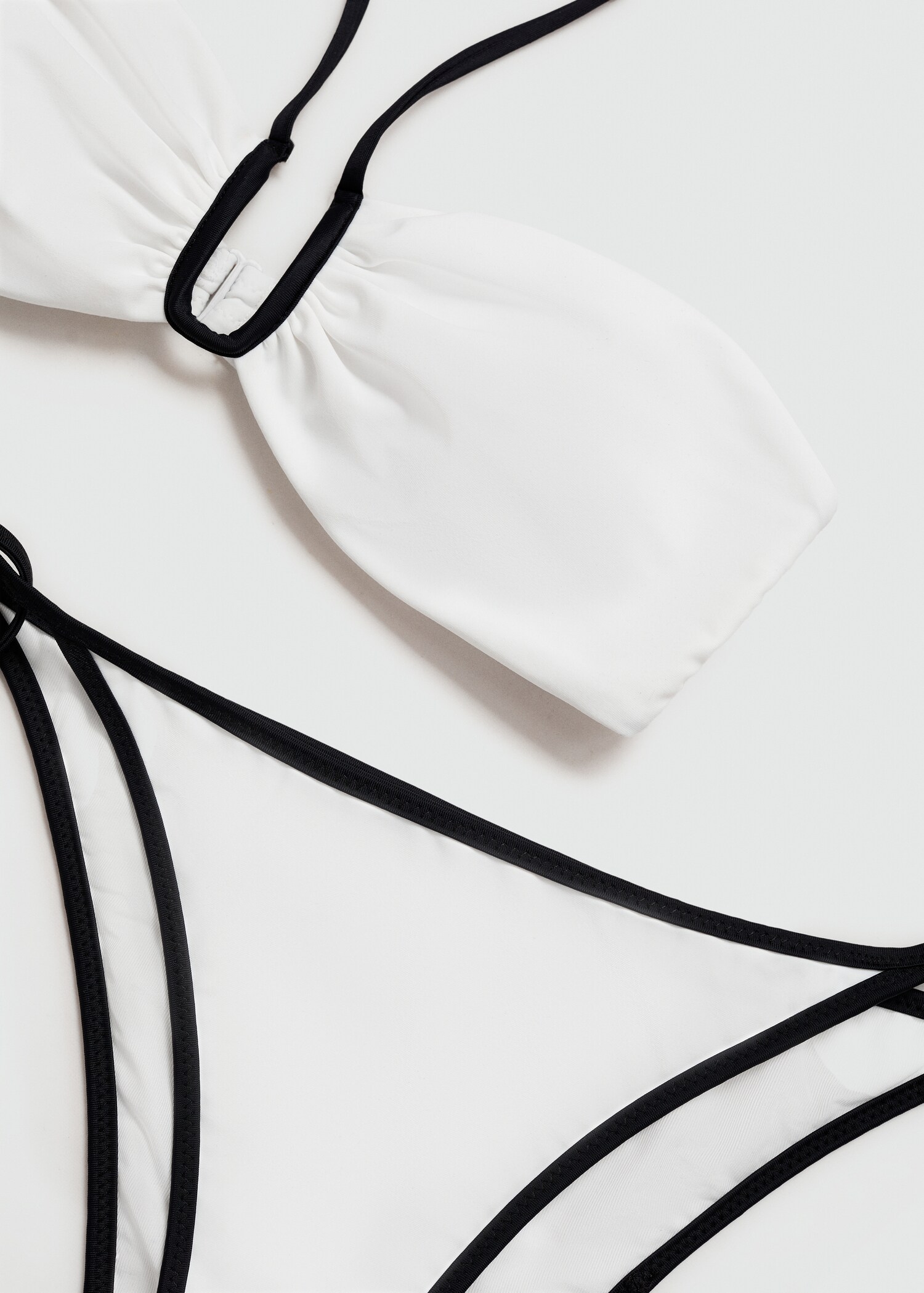 Contrasting bikini top - Details of the article 0