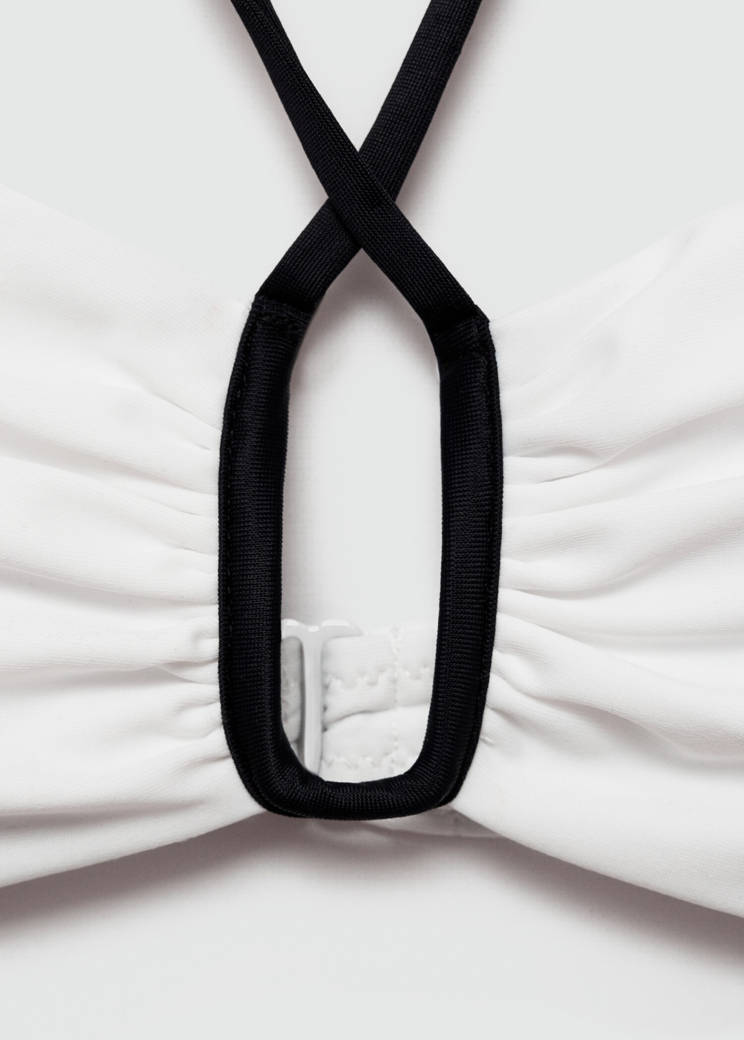 Contrasting bikini top - Details of the article 8