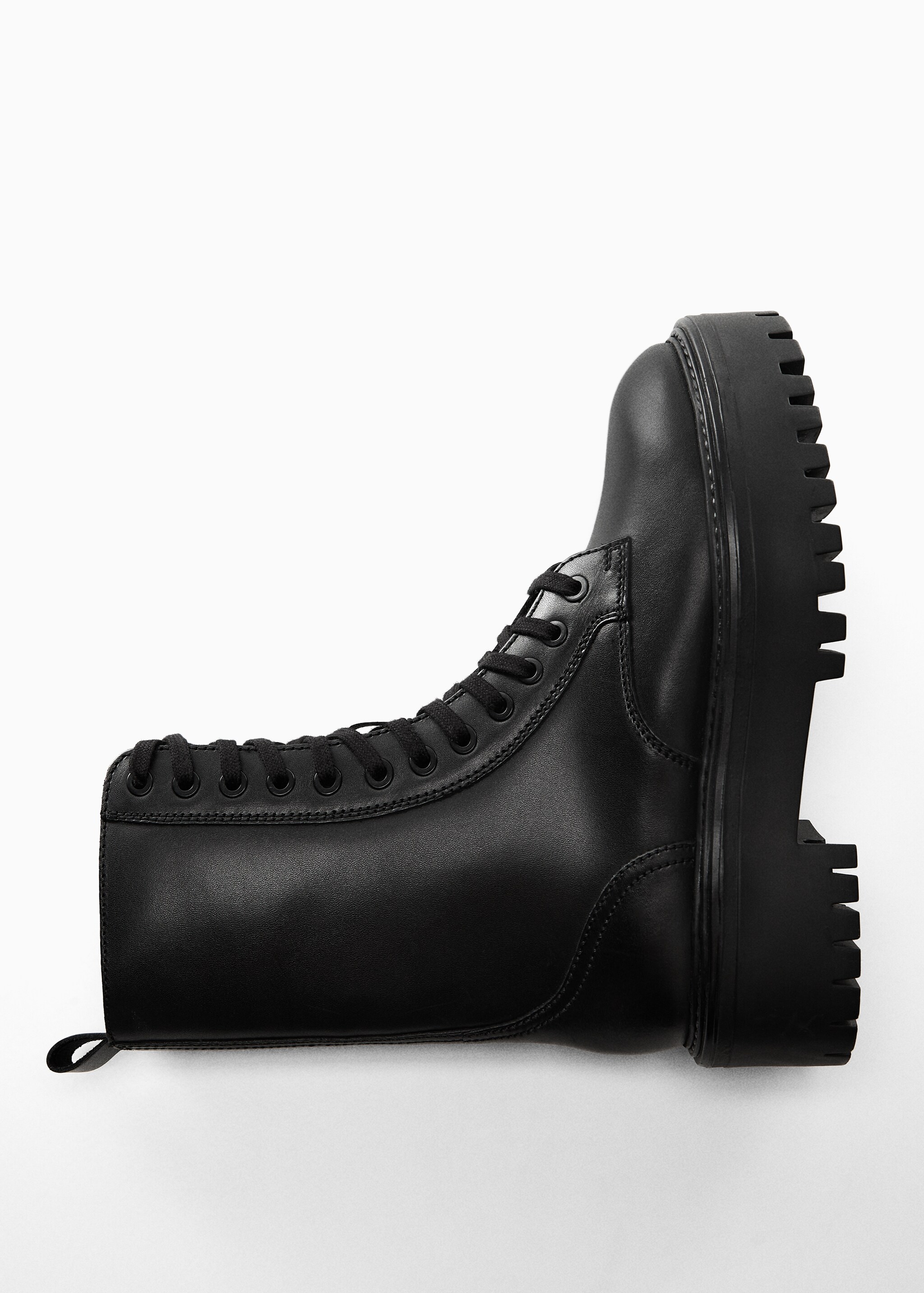 Leather boot with laces and track sole - Details of the article 5