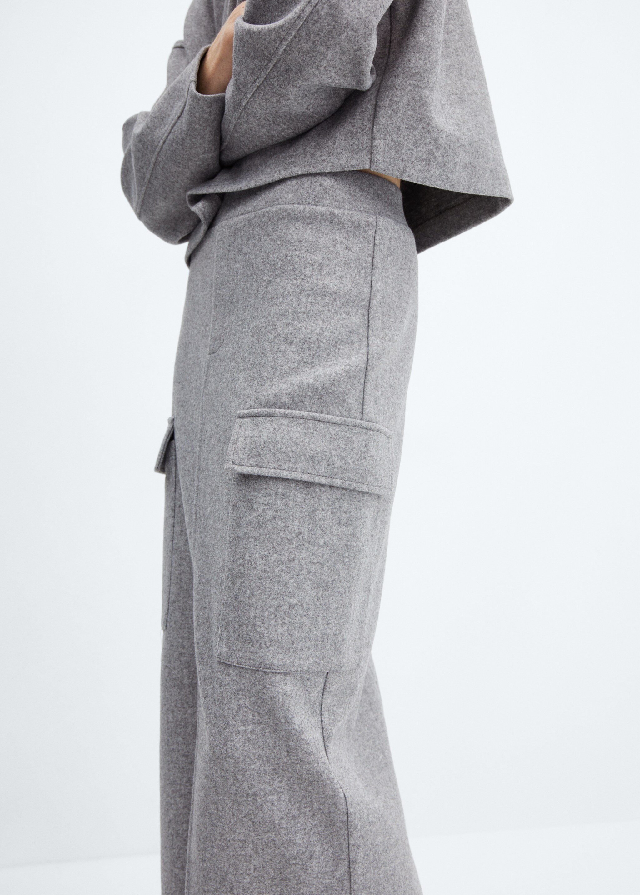 Cargo skirt with slit - Details of the article 6