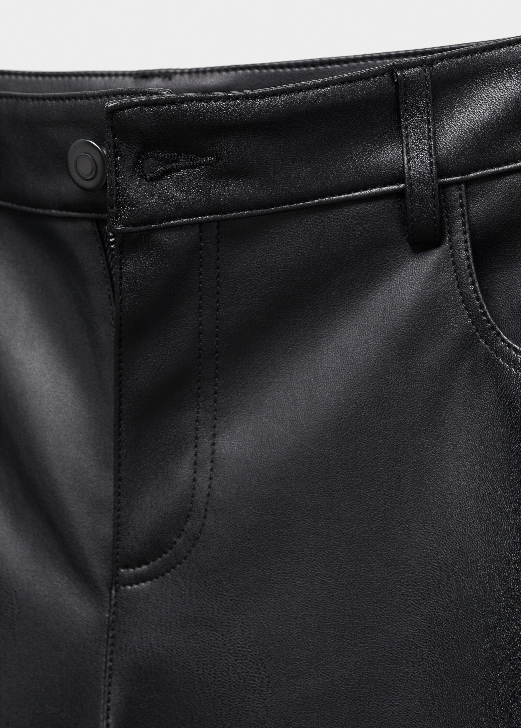 Mid-rise leather effect trousers - Details of the article 8