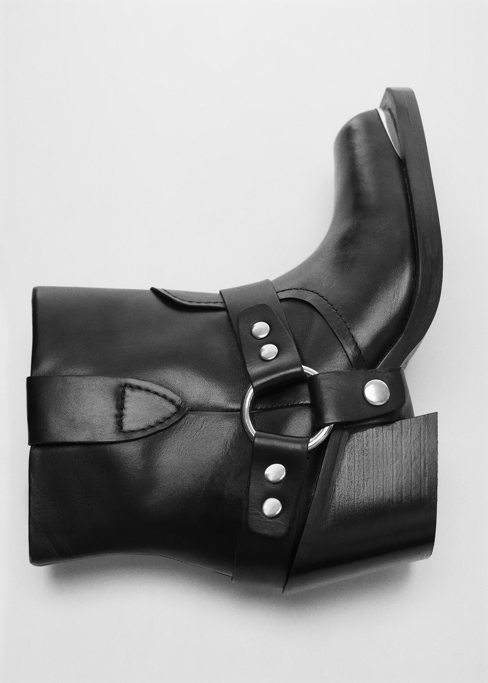 Buckle ankle boots - Details of the article 5