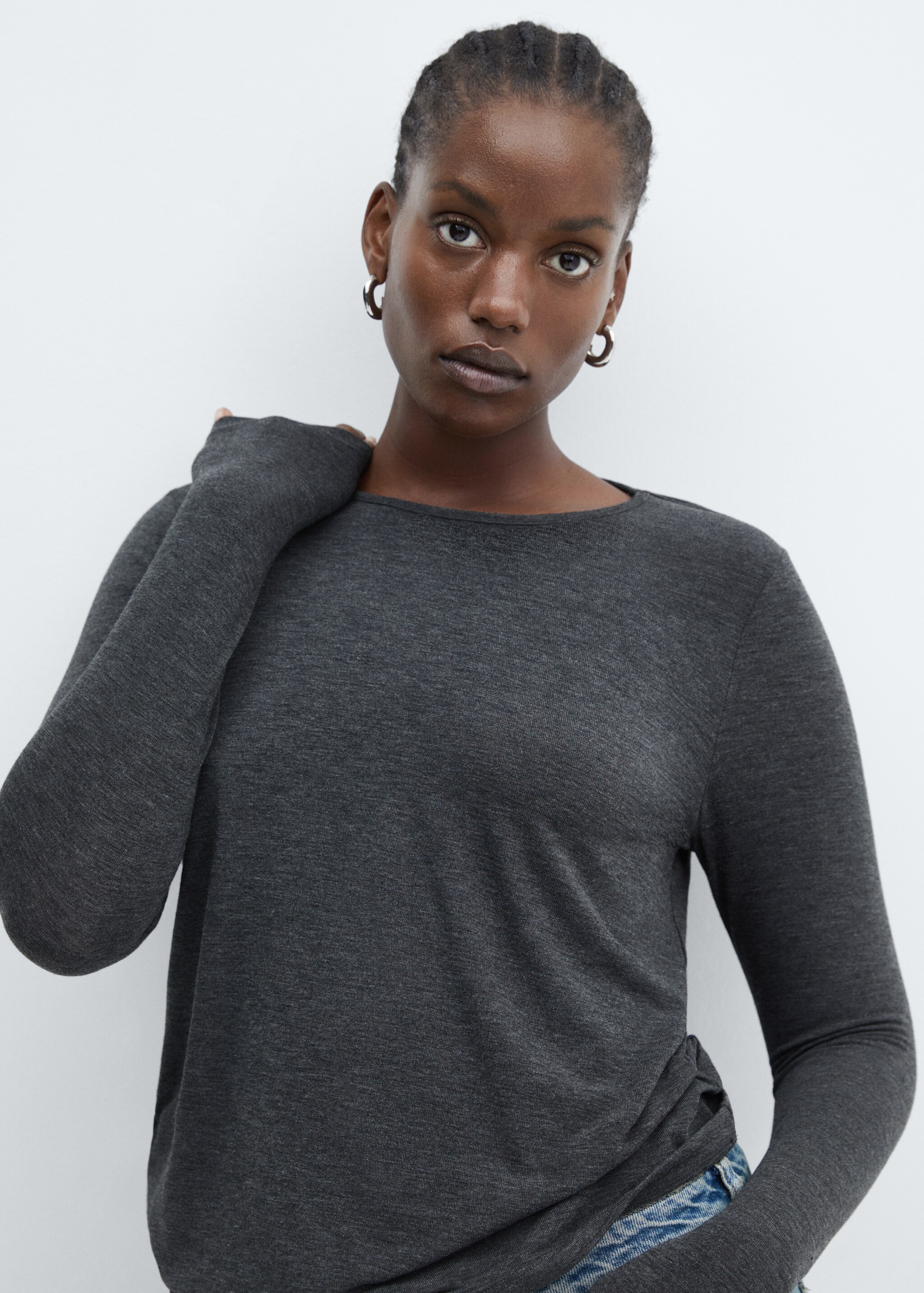 Round-neck knitted t-shirt - Details of the article 4