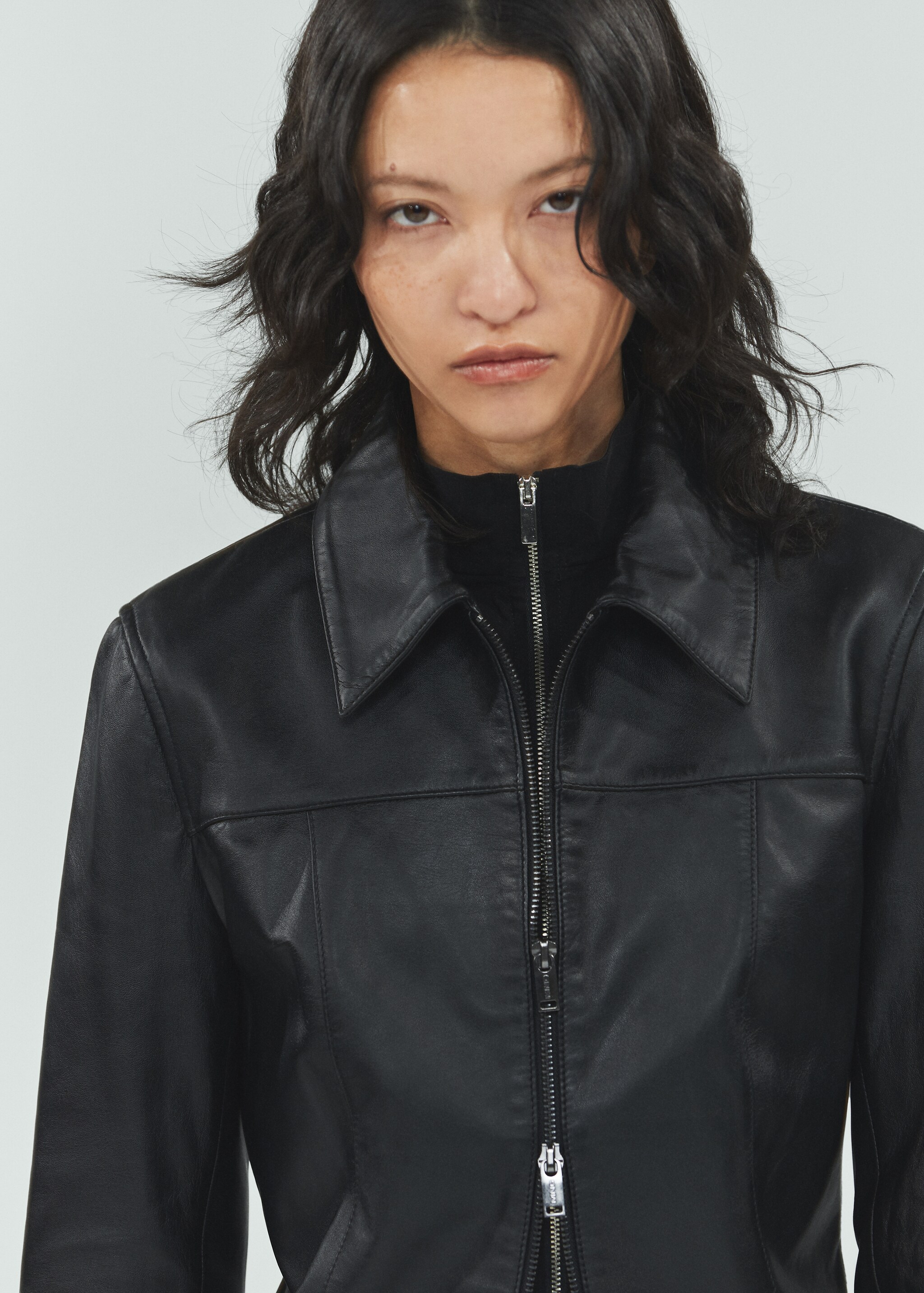 100% leather fitted jacket - Details of the article 1