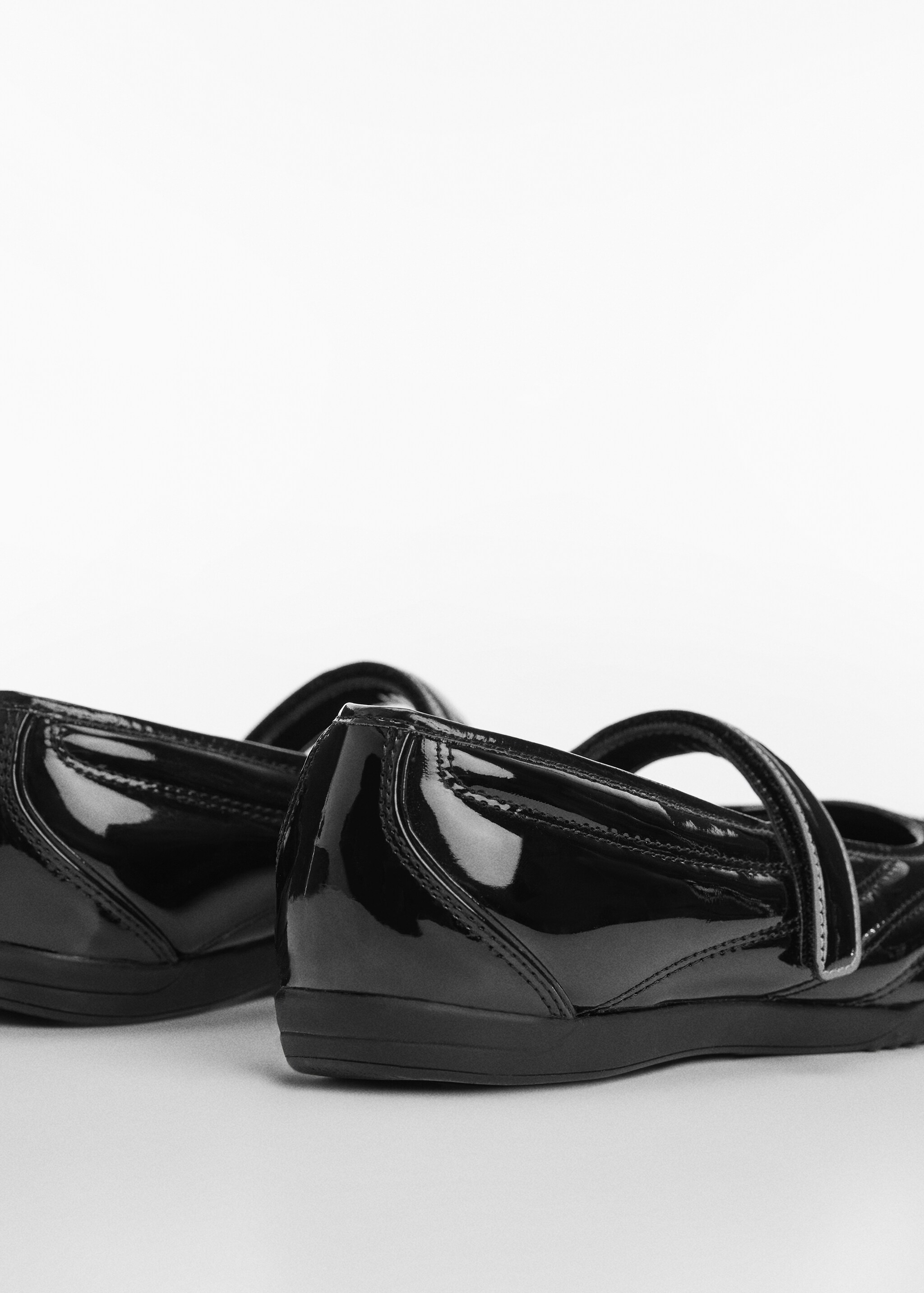 Patent leather-effect sports ballet flats - Details of the article 1