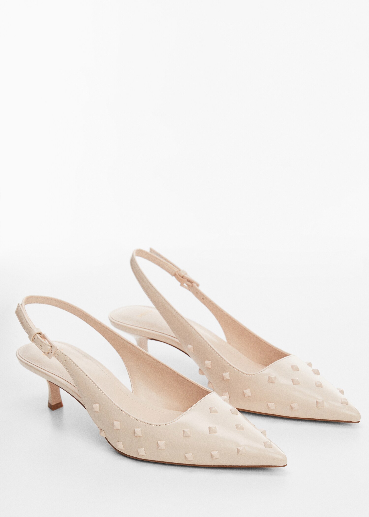 Sapatos abertos atrás com tachas - Plano médio