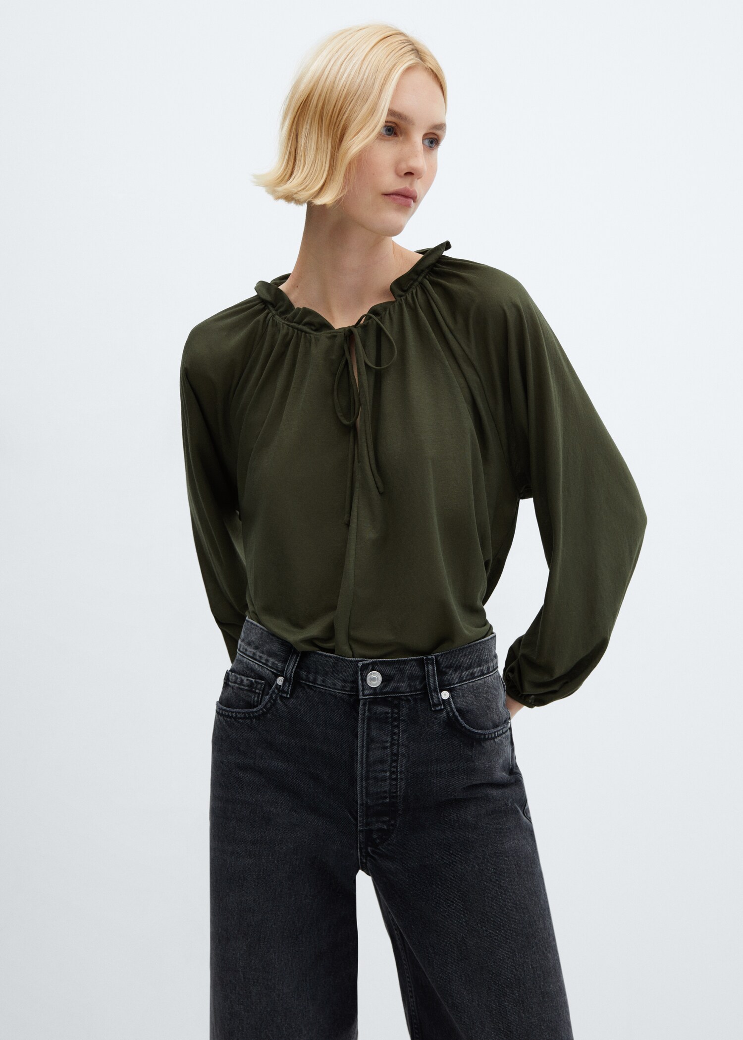 Blouse manches bouffantes - Plan moyen