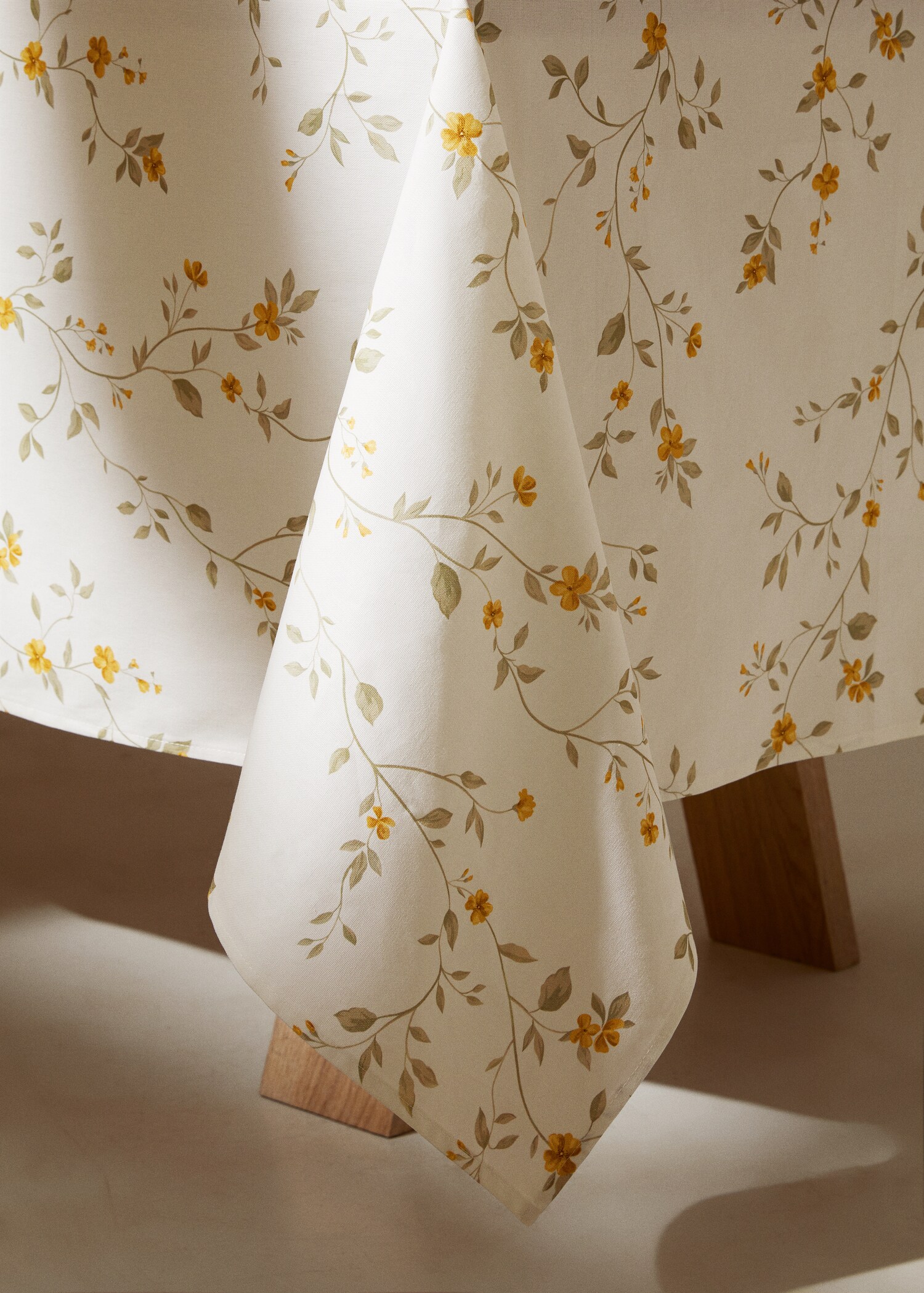 Floral-print cotton tablecloth 170x170cm - Details of the article 8