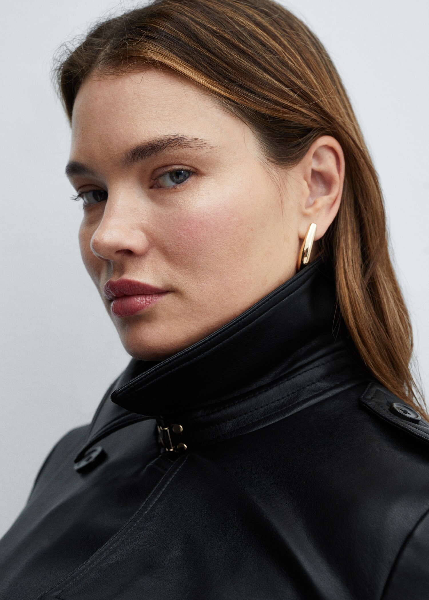 Leather-effect trench coat - Details of the article 4