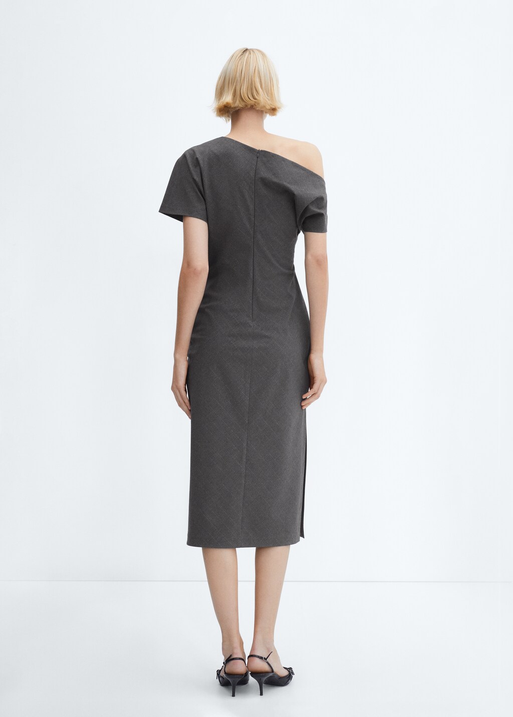 Asymmetrical dress with side slit - Women | MANGO Georgia
