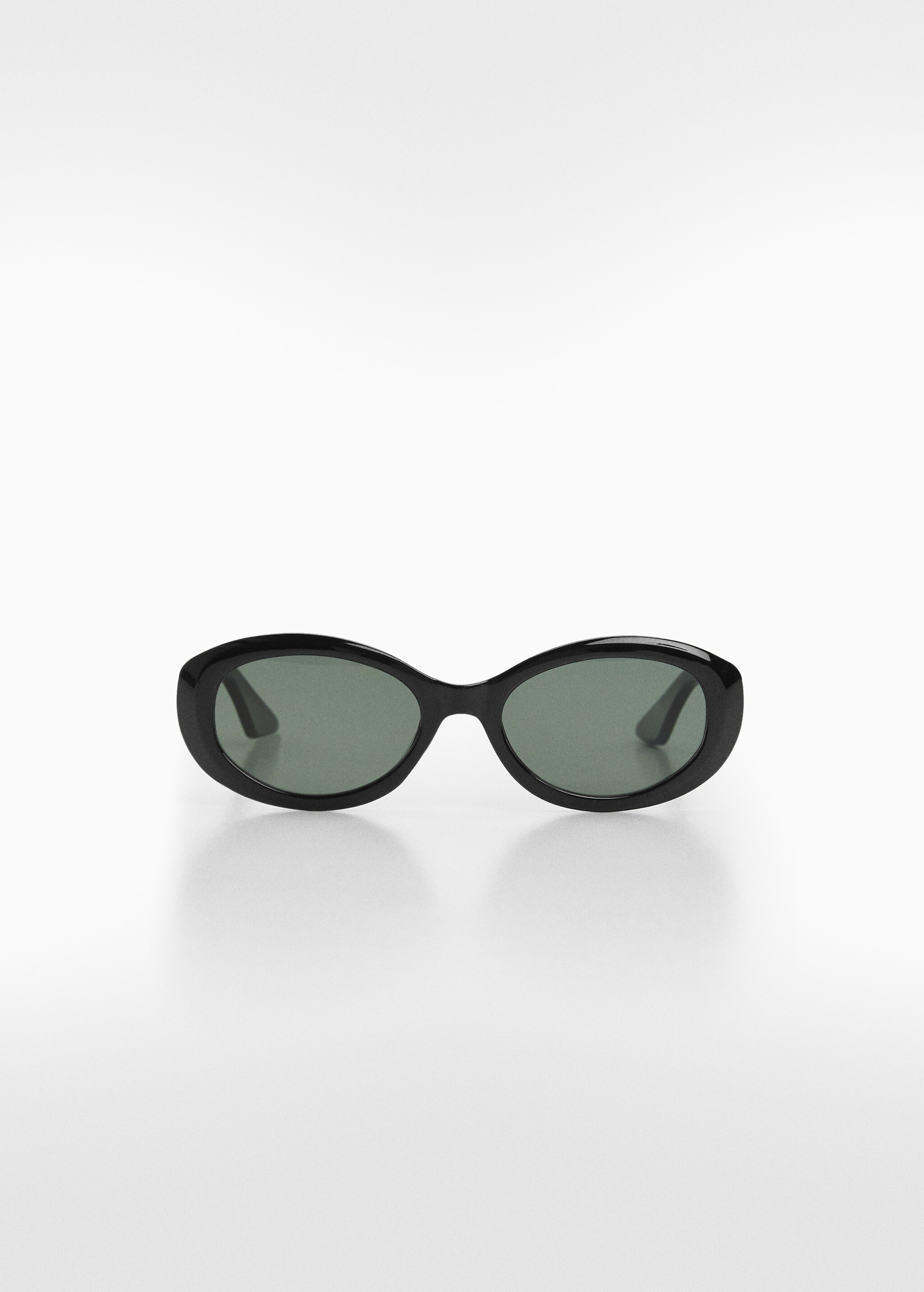 Солнцезащитные очки в пластиковой оправе - Изделие без модели