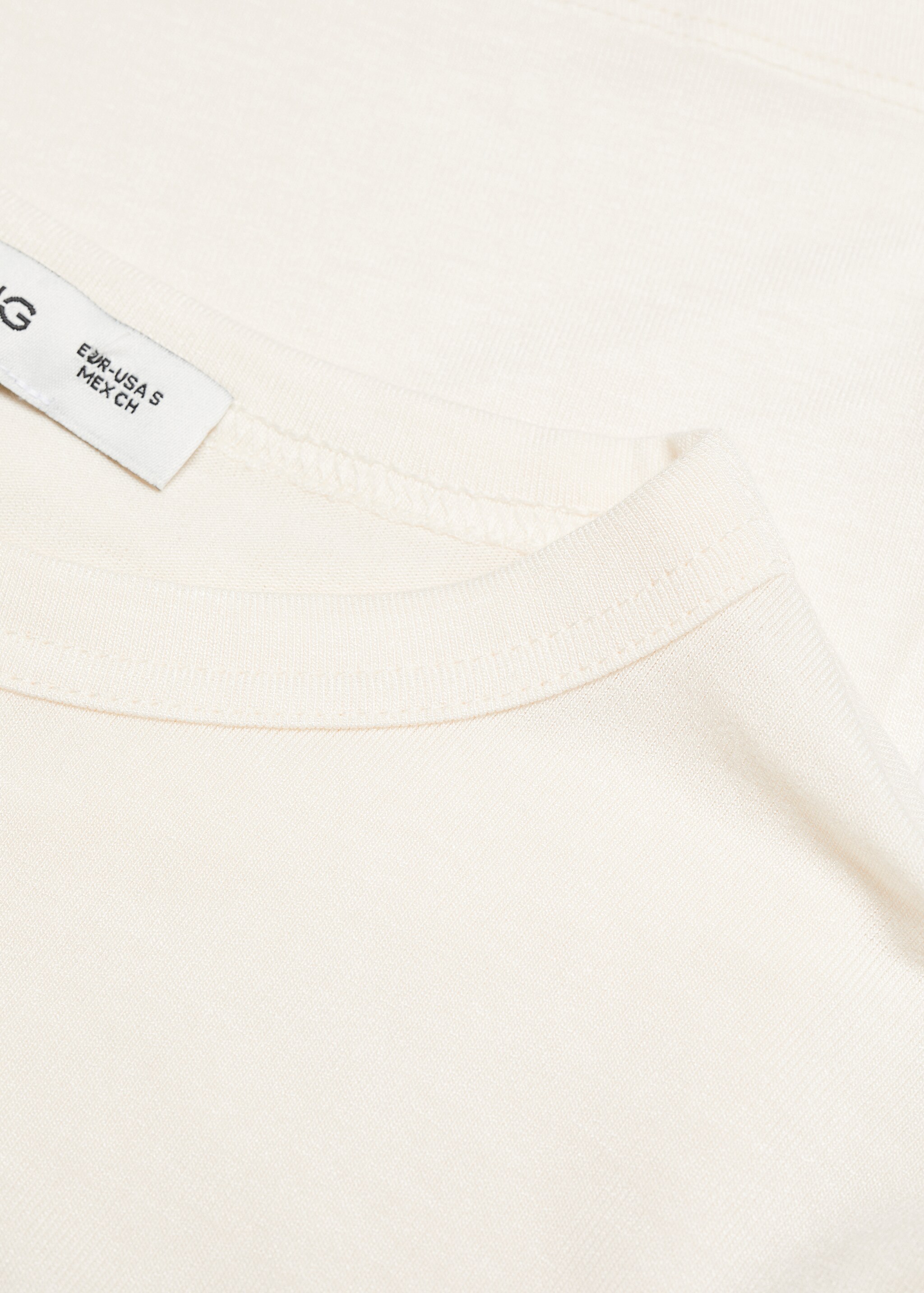 Round-neck long-sleeved t-shirt - Details of the article 8