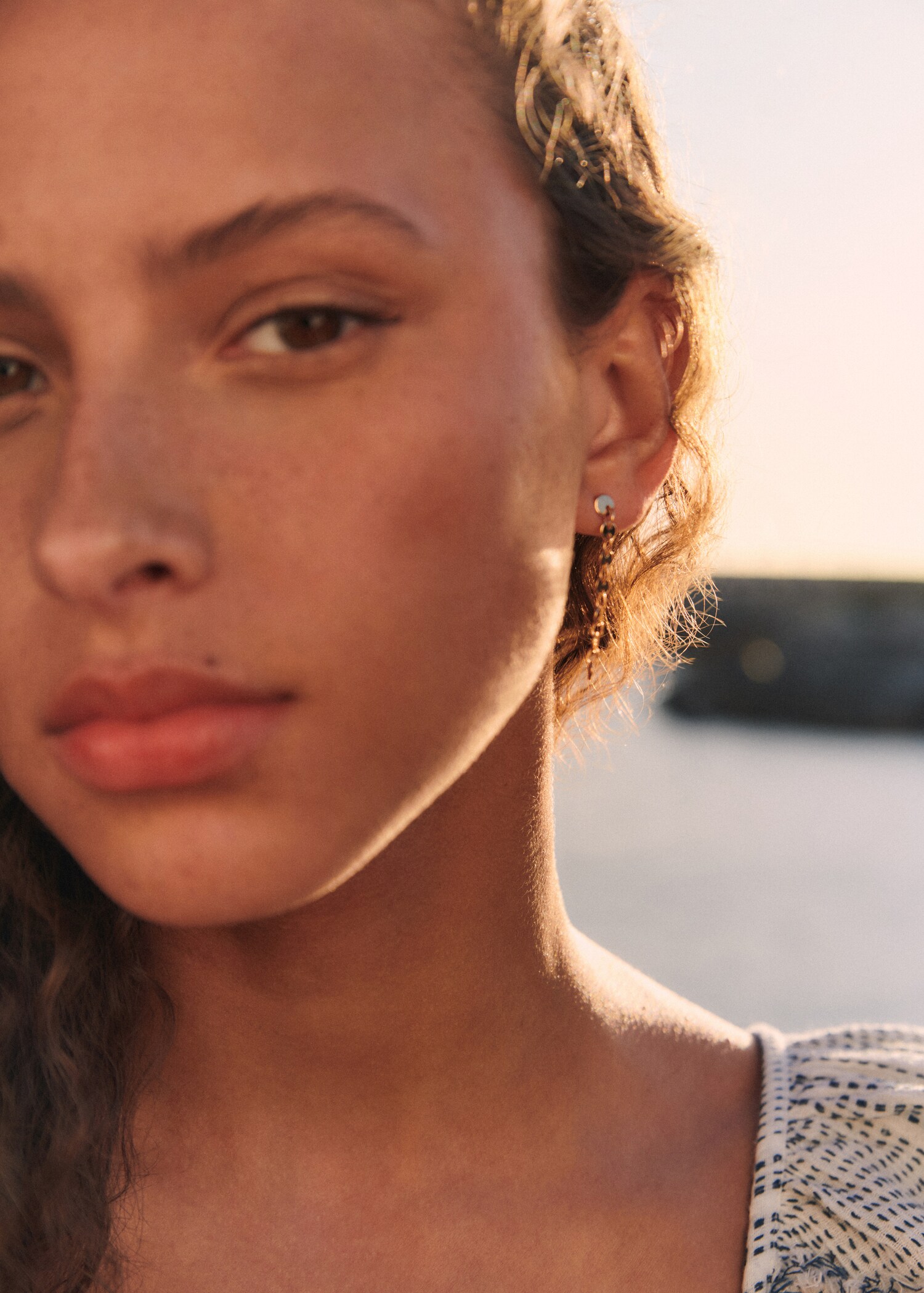 Long circle earrings - Details of the article 6