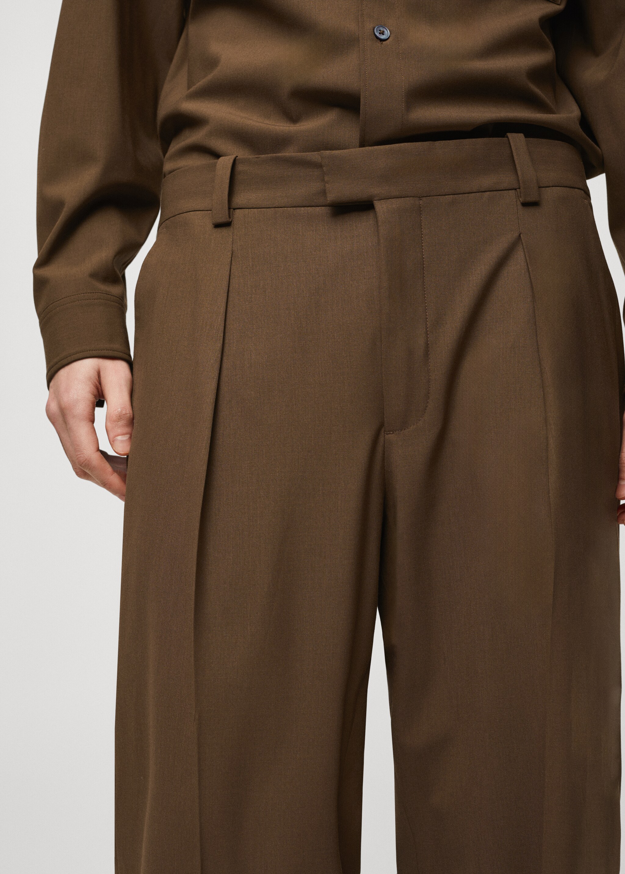 Relaxed-fit suit trousers with pleats - Details of the article 1