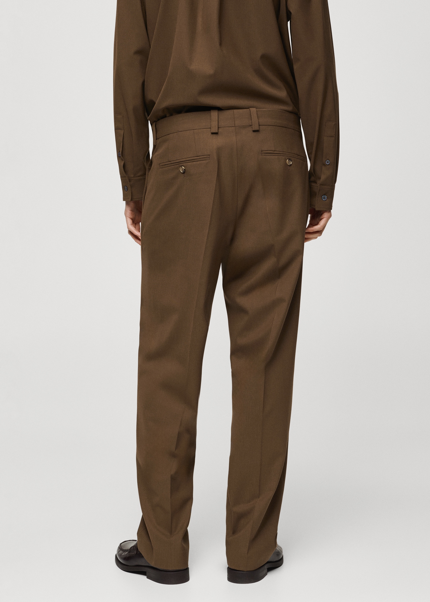 Relaxed-fit suit trousers with pleats MANGO Vietnam