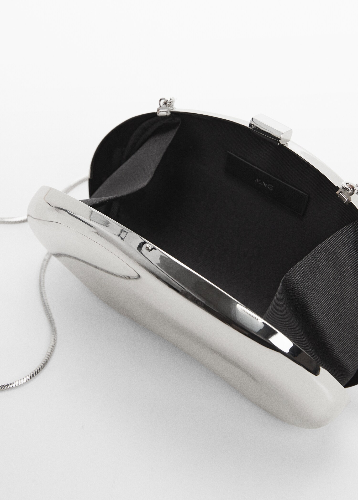 Metallic clutch bag - Details of the article 1
