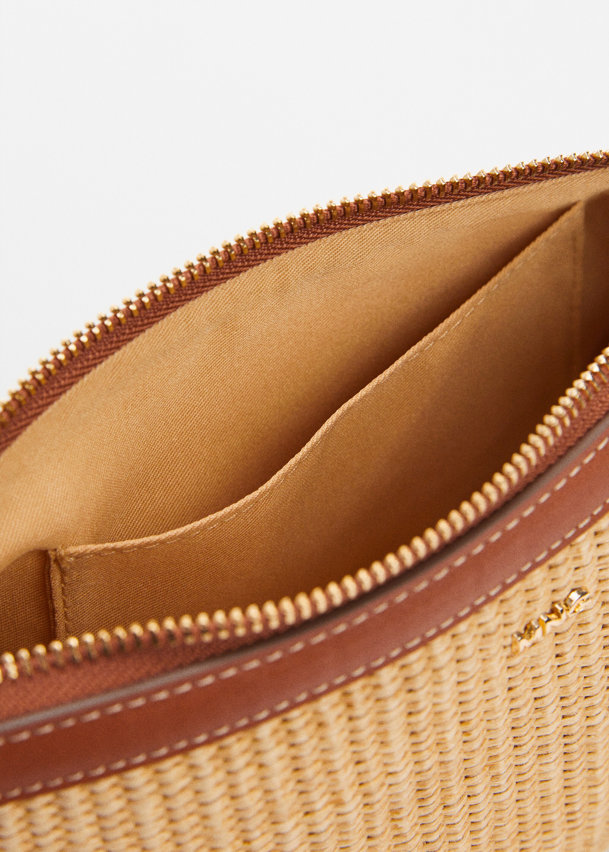 Raffia effect toiletry bag - Details of the article 1