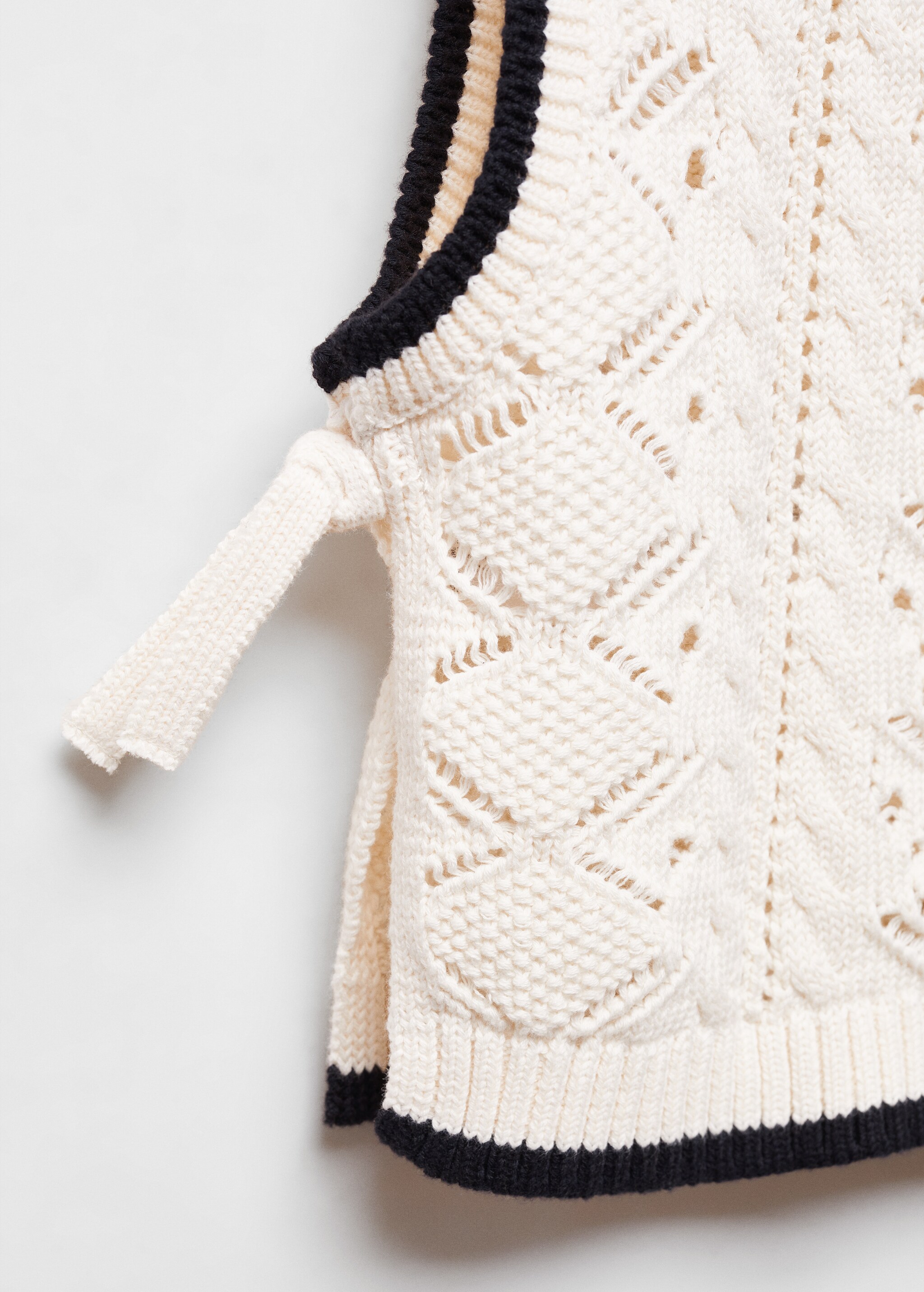 Knitted vest with bows - Details of the article 8