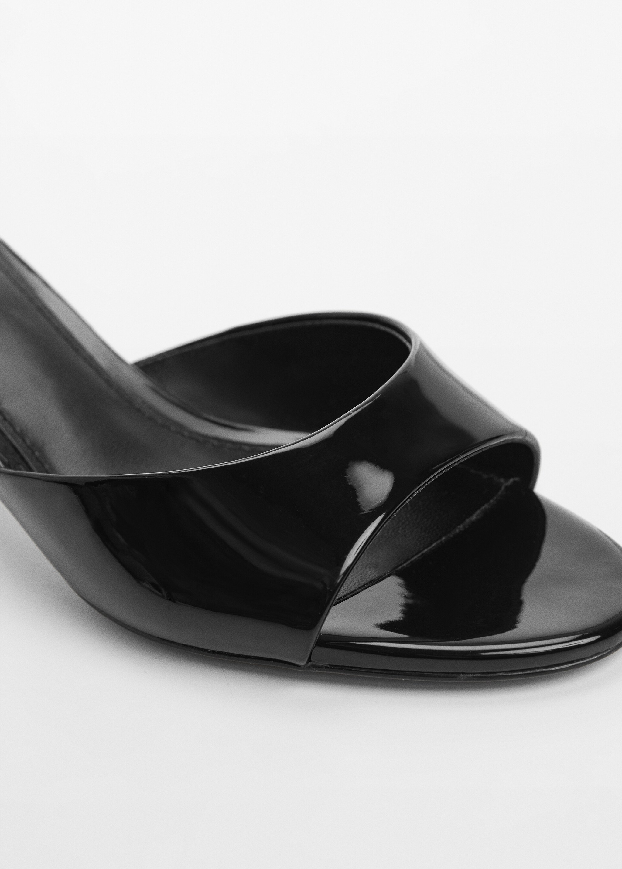 Patent leather effect heeled sandal - Details of the article 2
