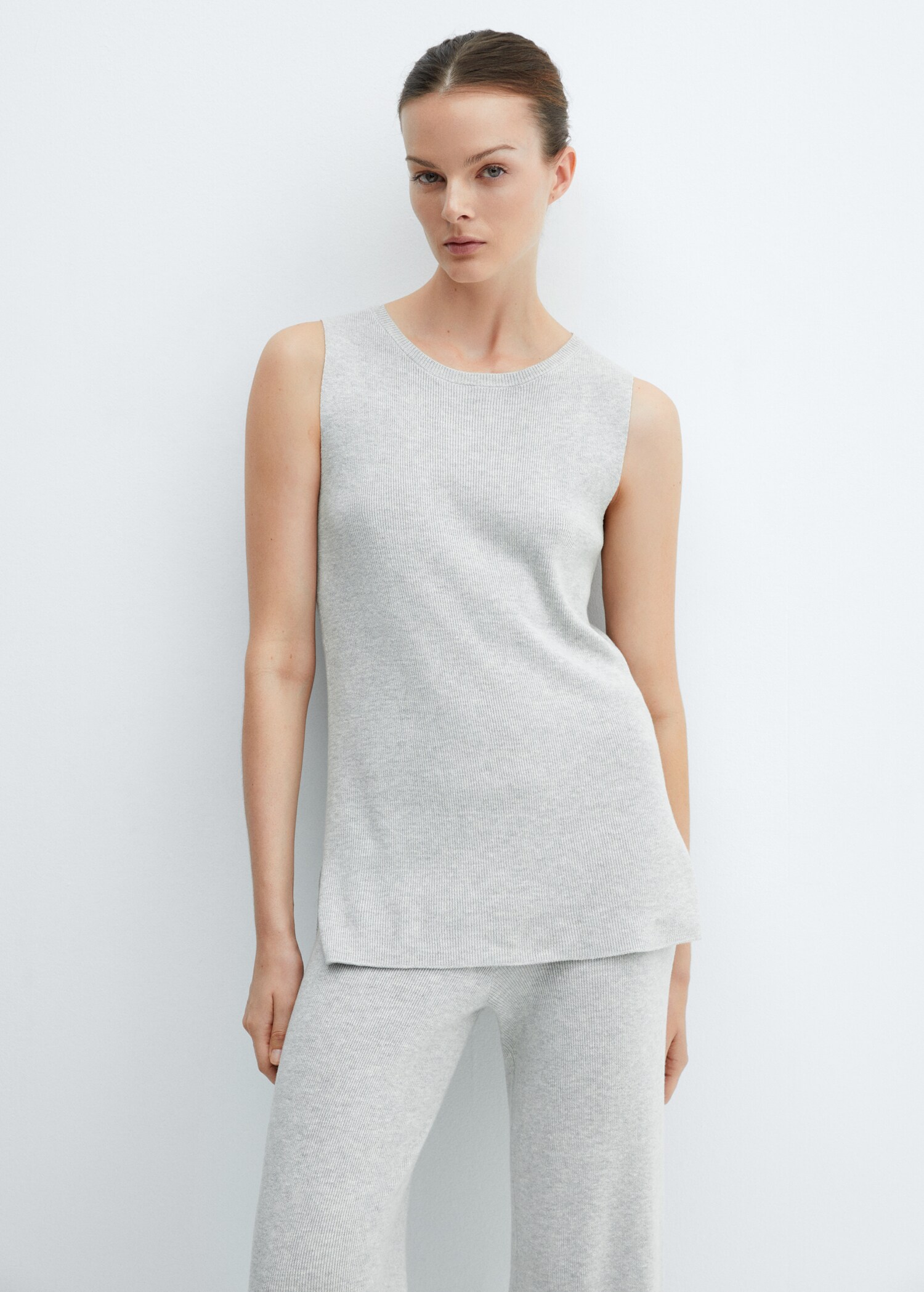 Round-neck knitted top - Details of the article 1