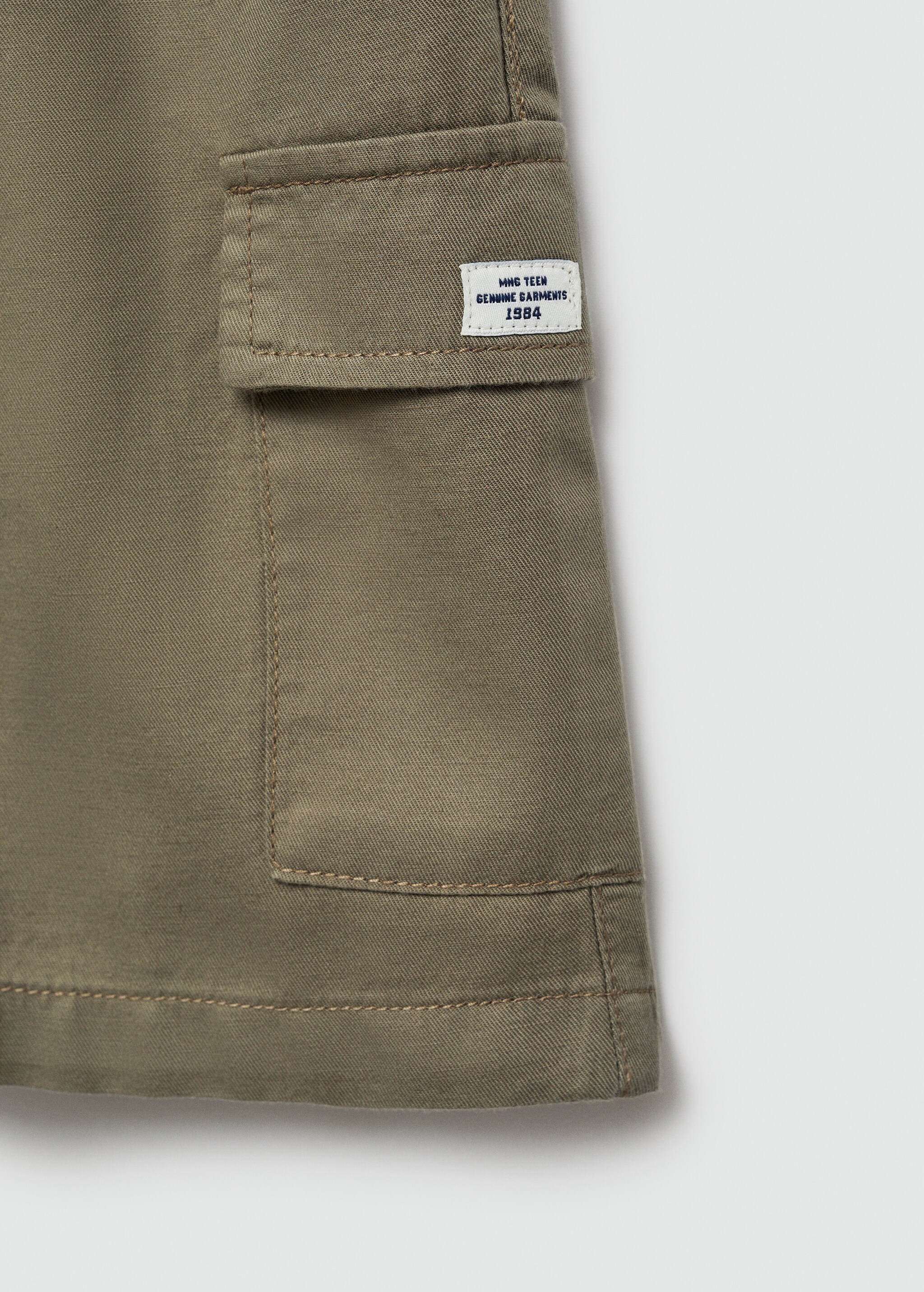 Cargo pockets linen Bermuda shorts - Details of the article 8