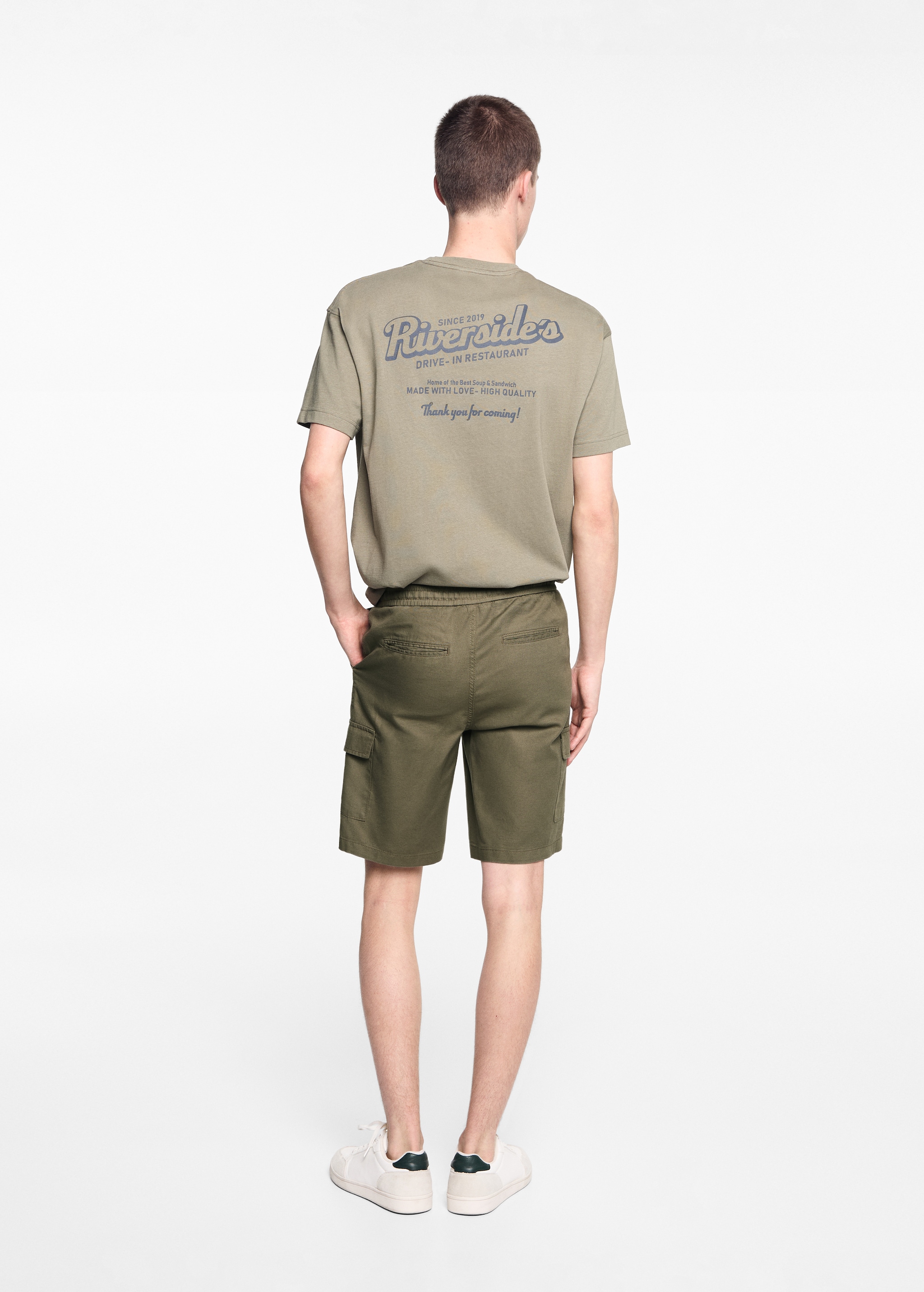 Cargo pockets linen Bermuda shorts - Reverse of the article