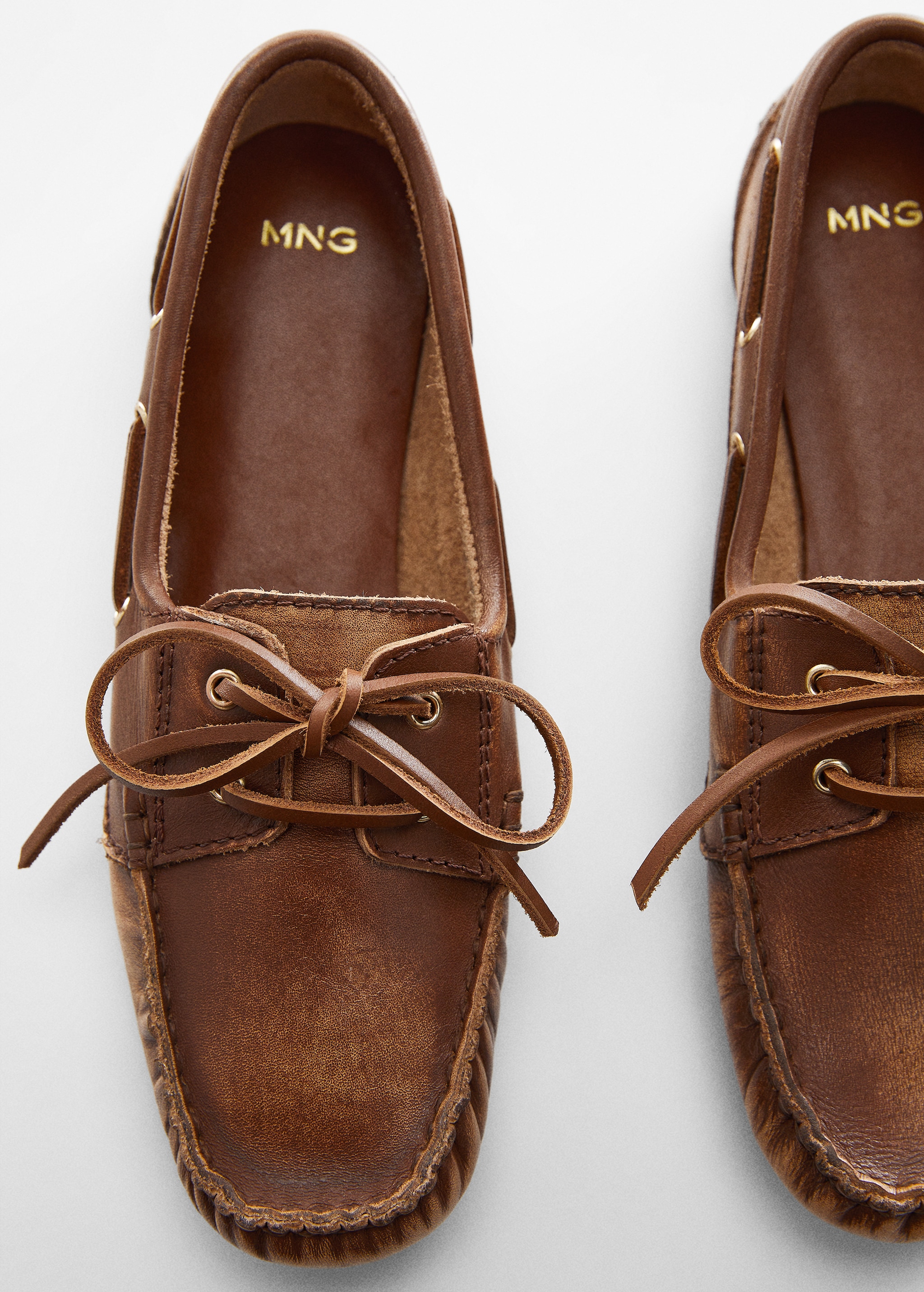 Leather boat shoes - Details of the article 5