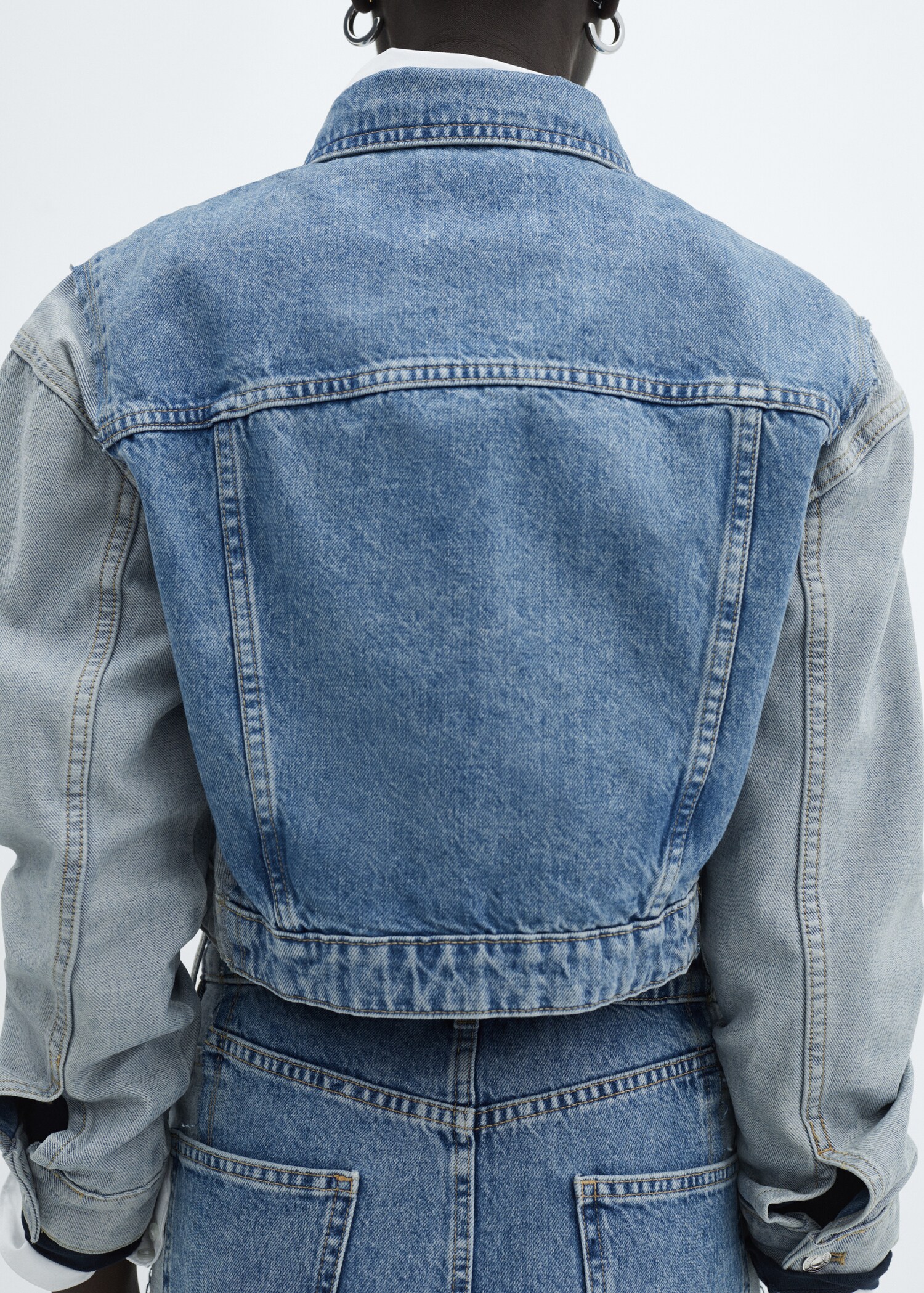 Τζάκετ denim crop δίχρωμο - Λεπτομέρεια του προϊόντος 6