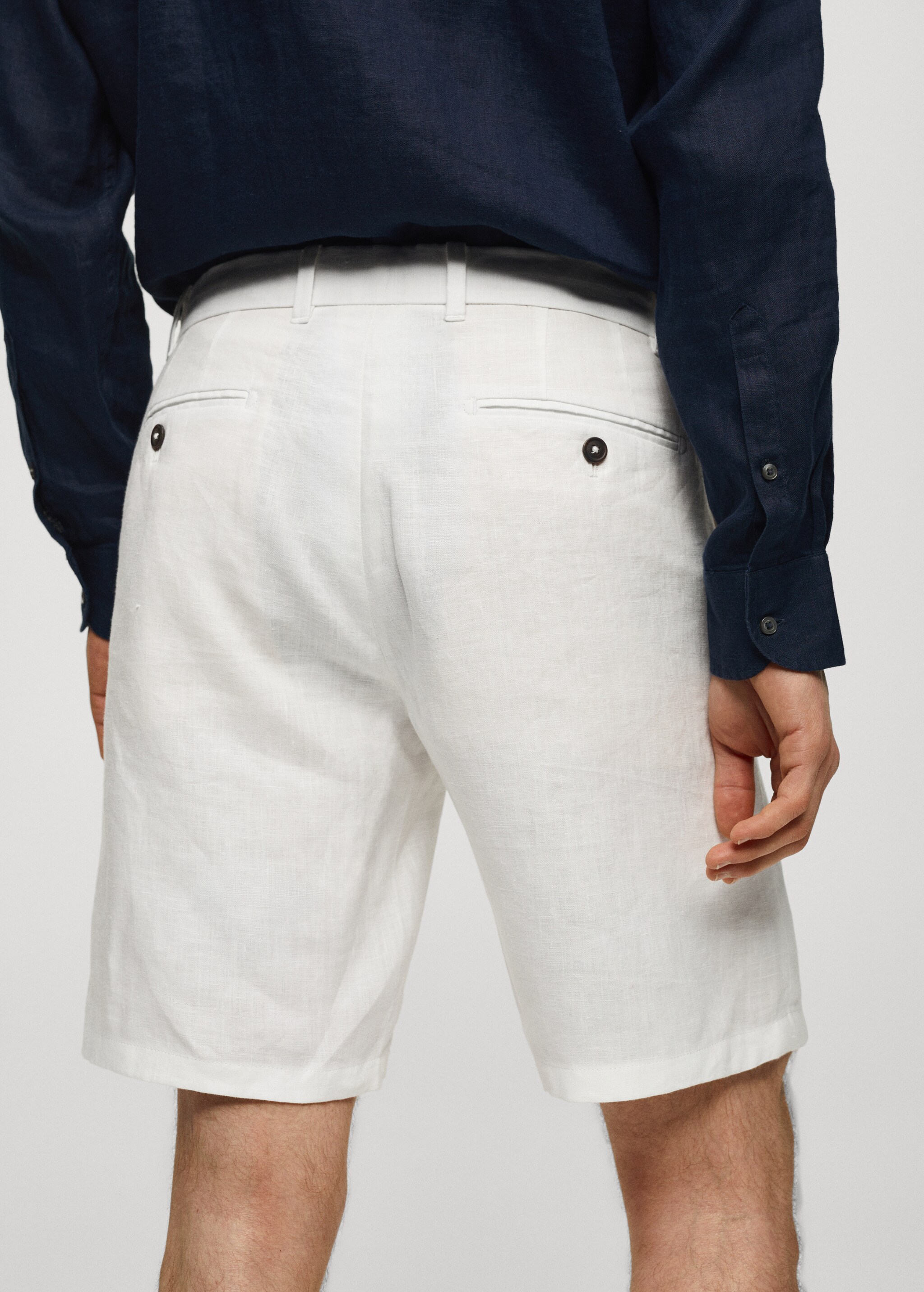 Slim fit 100% linen Bermuda shorts - Details of the article 4