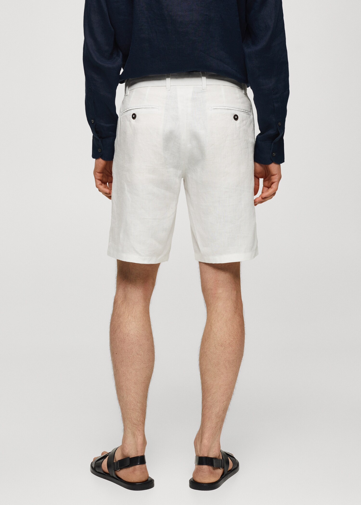 Slim-fit 100% linen bermuda shorts - Reverse of the article