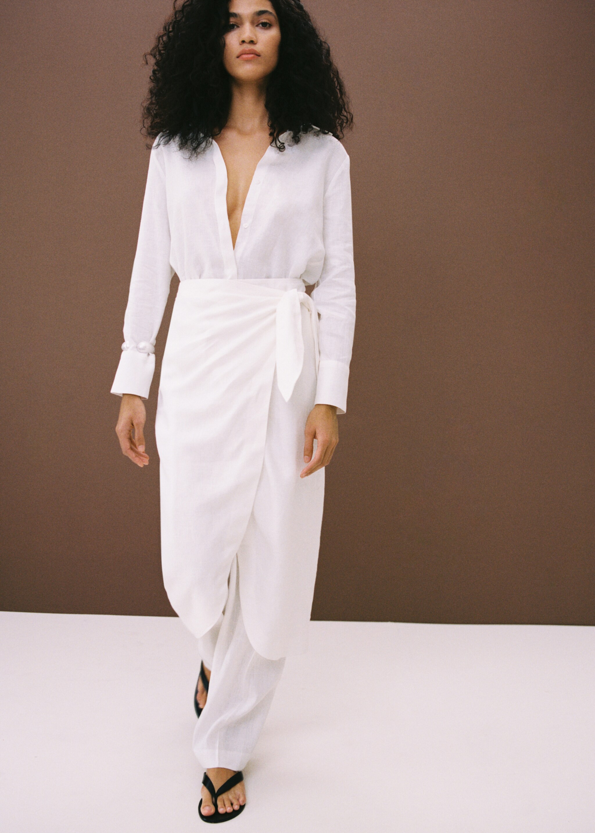 Falda pareo lino - Detalle del artículo 6, Blanco. Ref: 67067113-00.