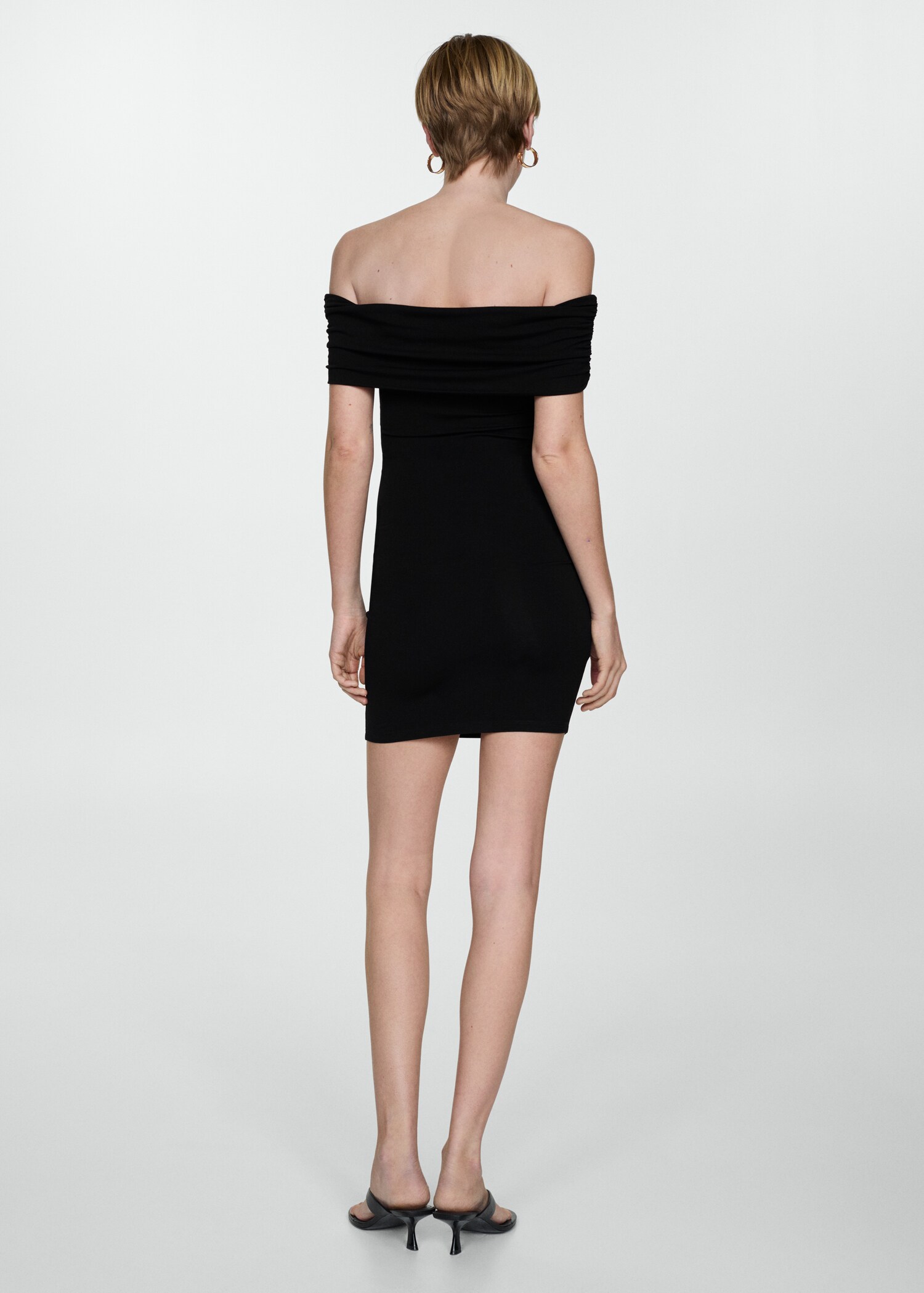 Short off-the-shoulder dress - Reverse of the article