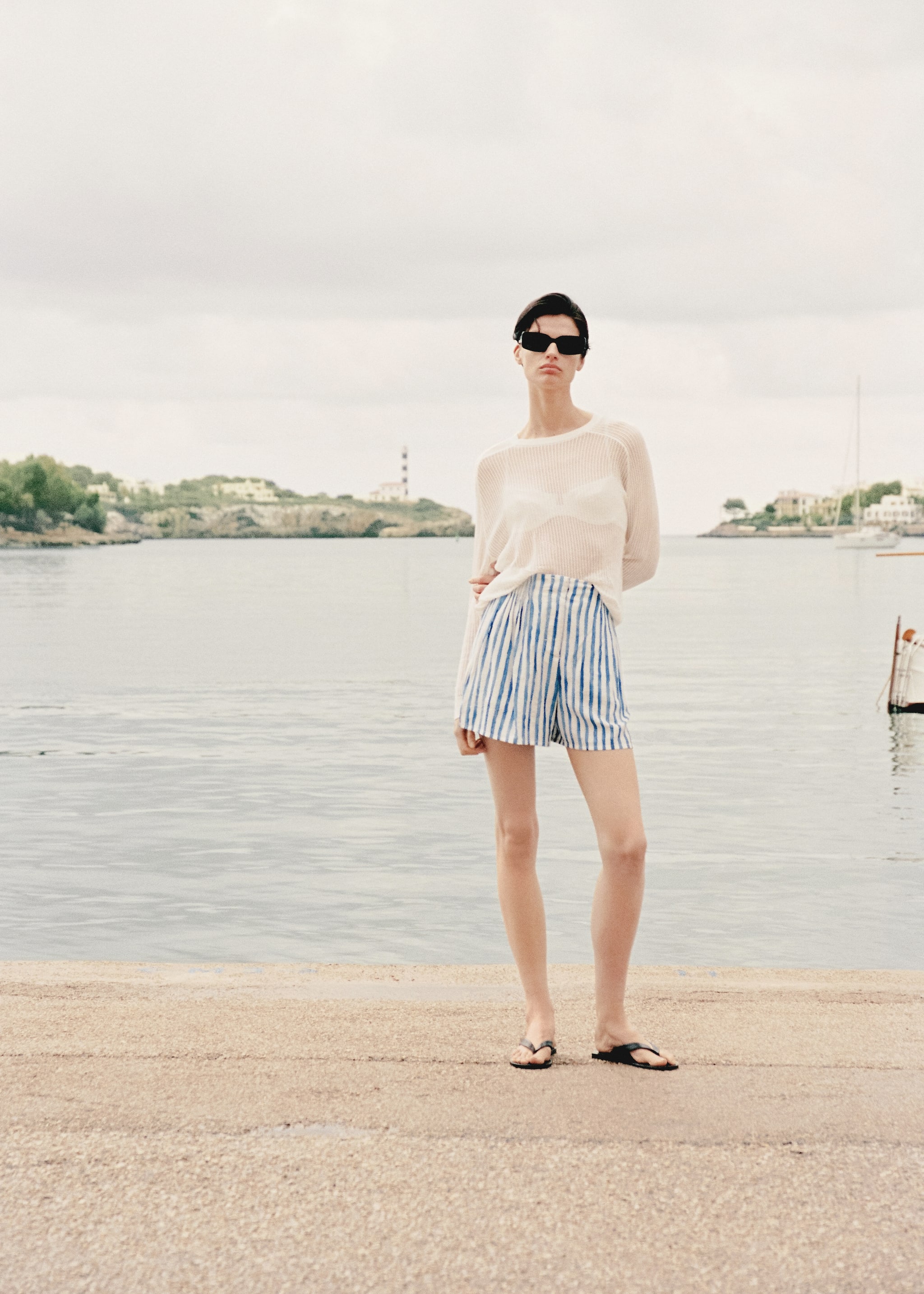 Striped high-waisted shorts - Details of the article 6