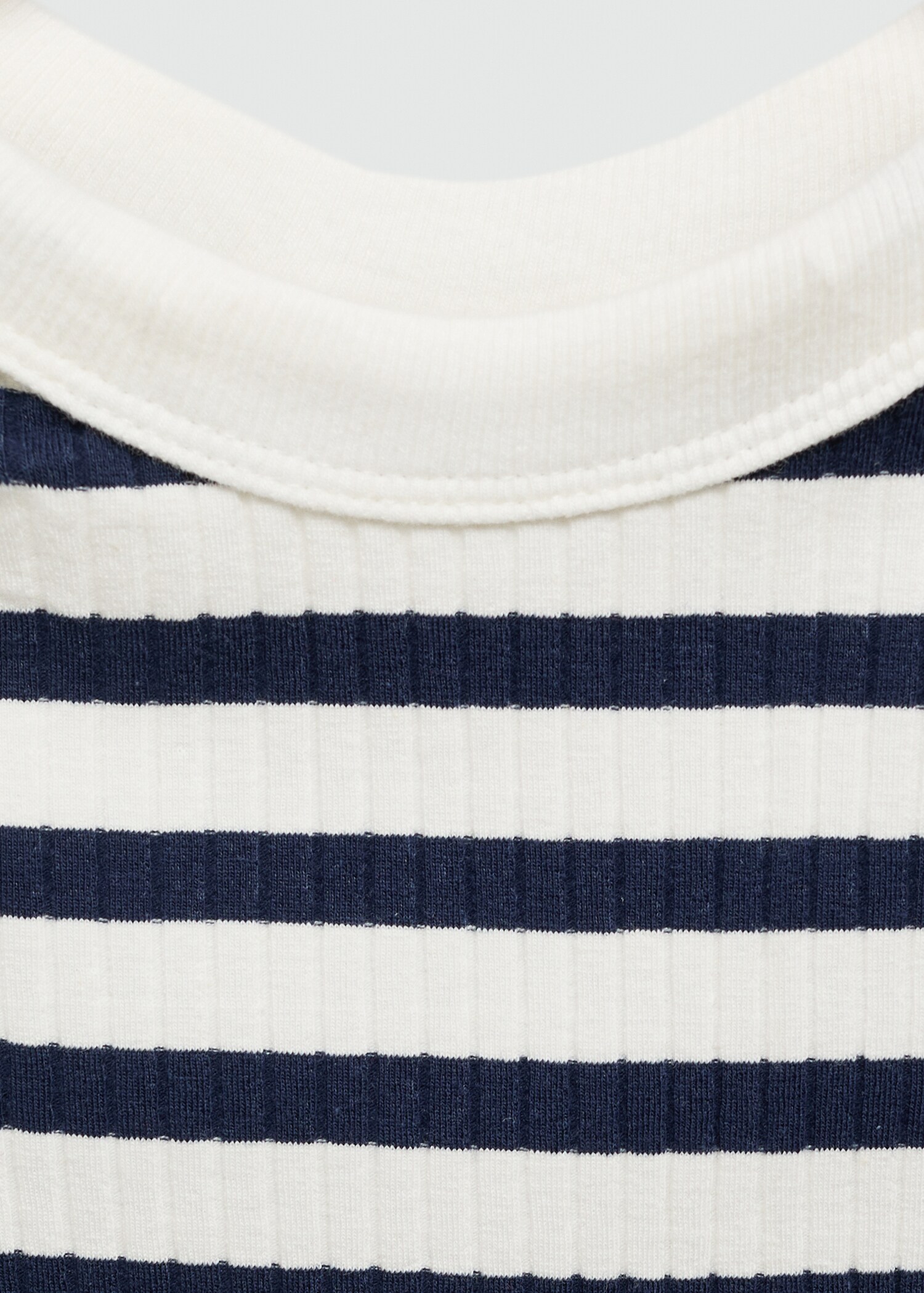 T-shirt bretelles à rayures - Détail de l'article 8