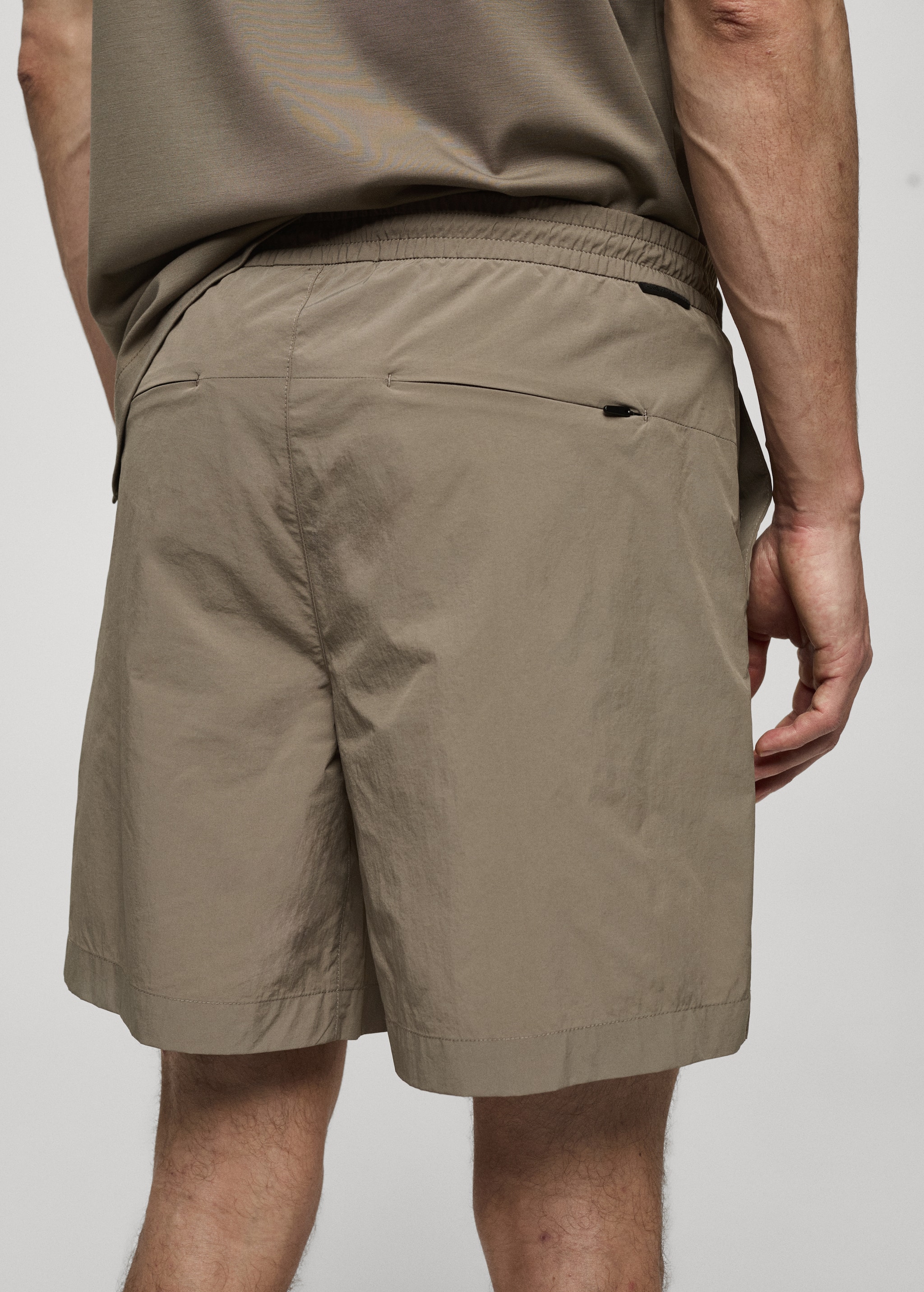 Water repellent drawstring Bermuda shorts - Details of the article 6