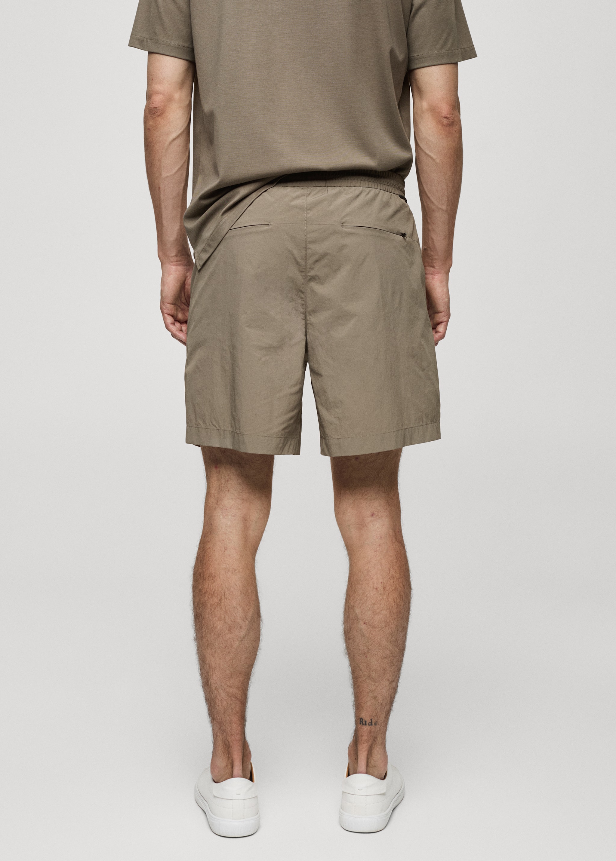 Water repellent drawstring Bermuda shorts - Reverse of the article
