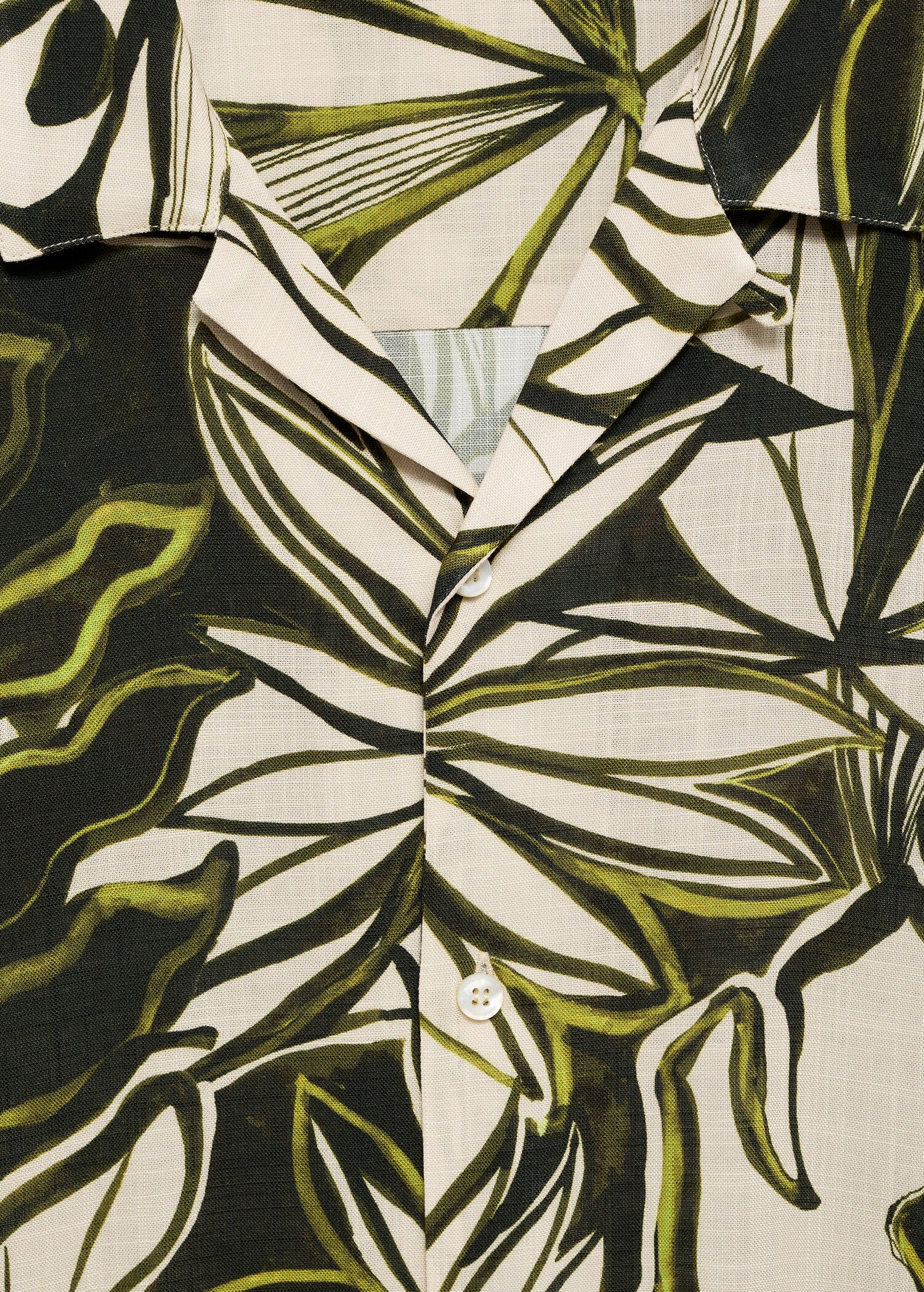 Flowy Hawaiian-print shirt - Details of the article 8