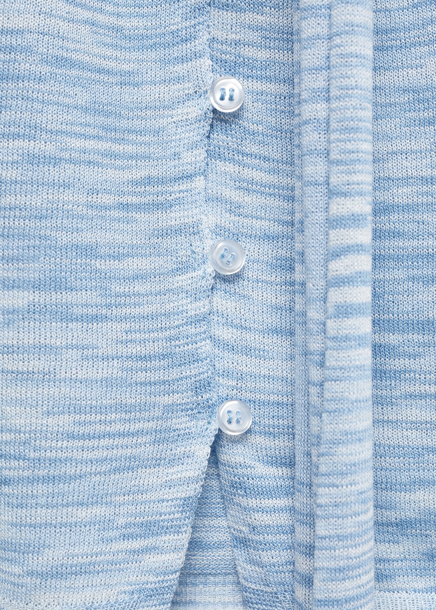 Halter-neck top with buttons - Details of the article 8