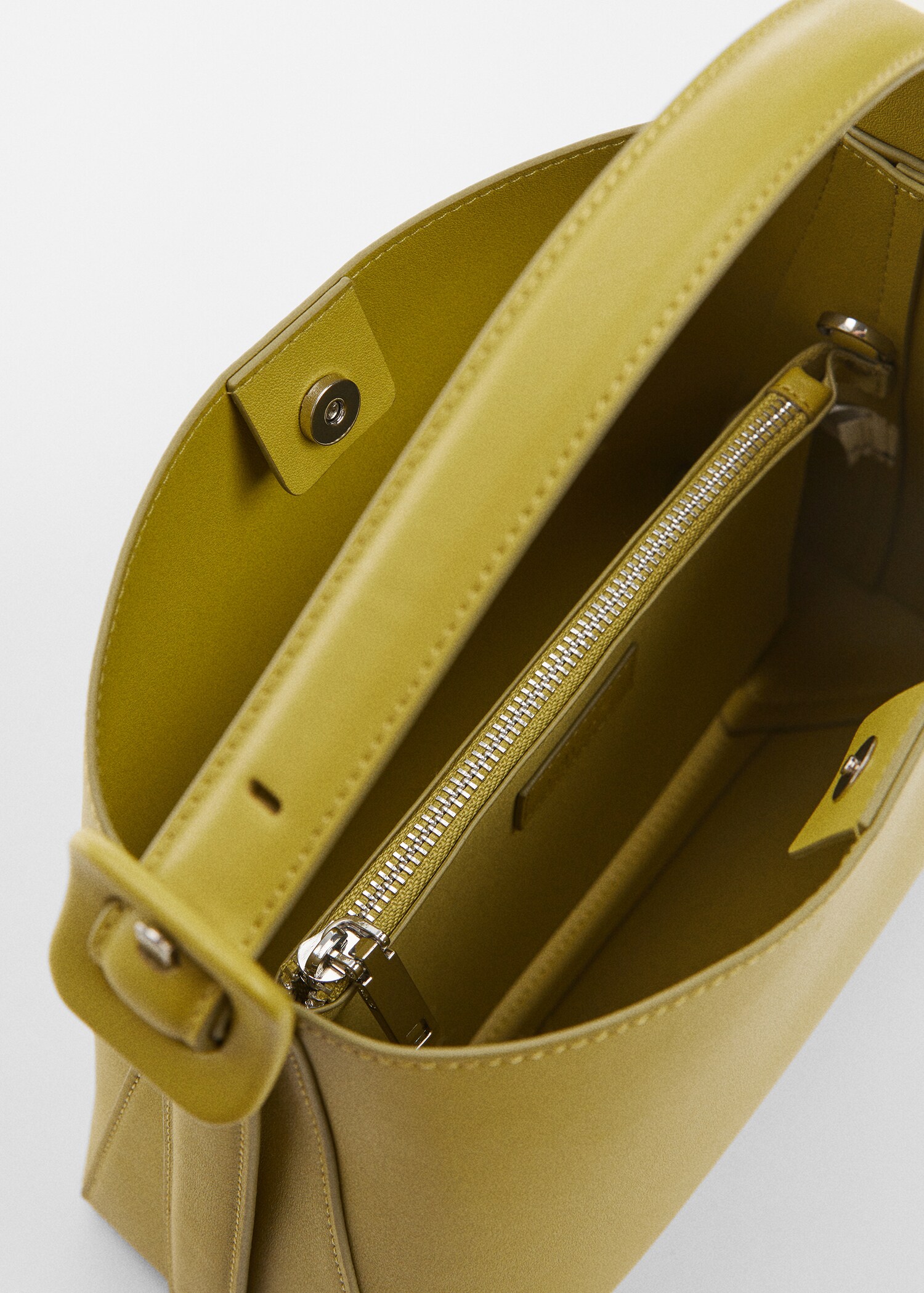 Shopper Bag mit Schnallendetail - Detail des Artikels 1