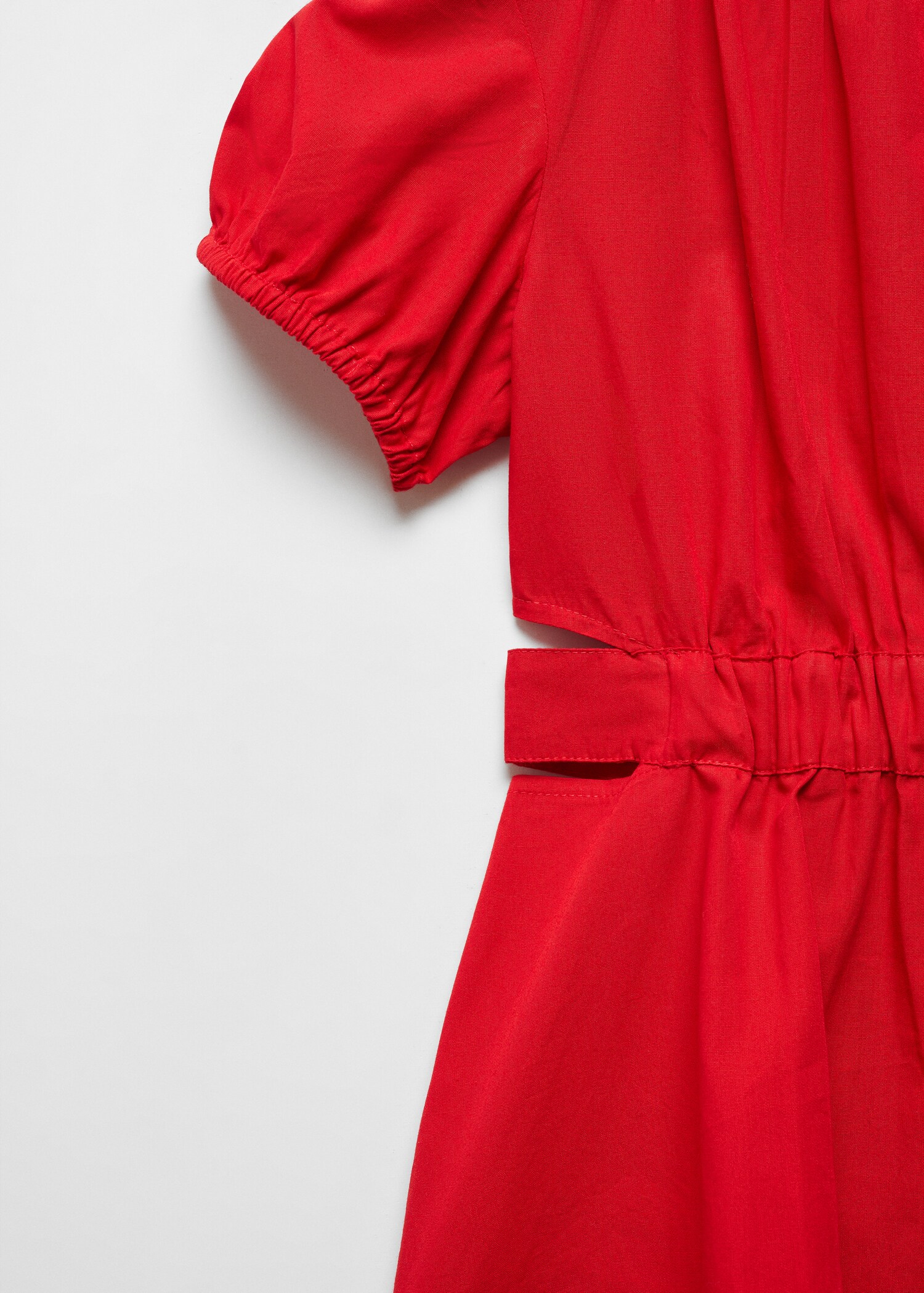 Gerafftes Kleid mit Zierausschnitt - Detail des Artikels 8