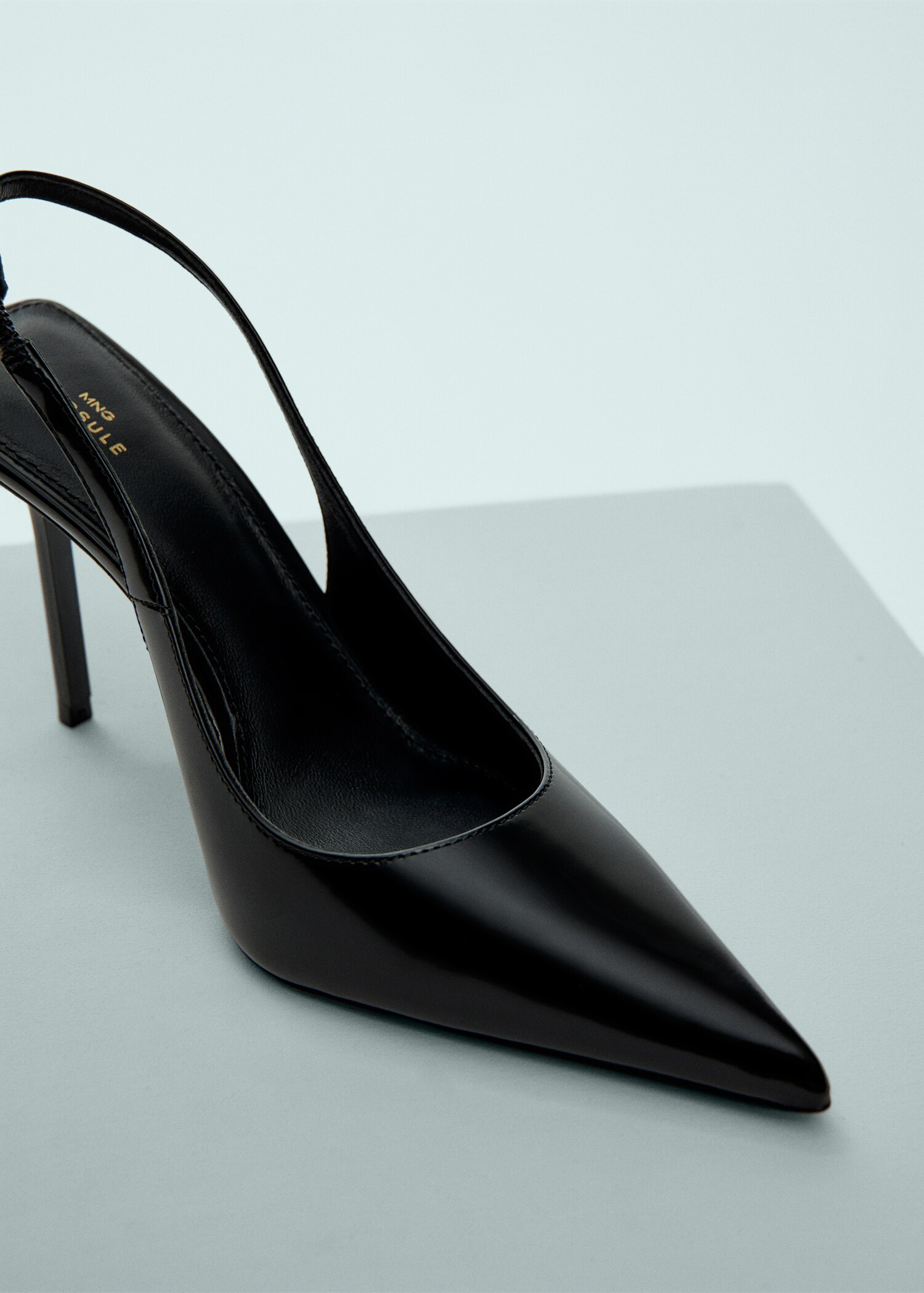 Sling back leather shoes - Details of the article 2