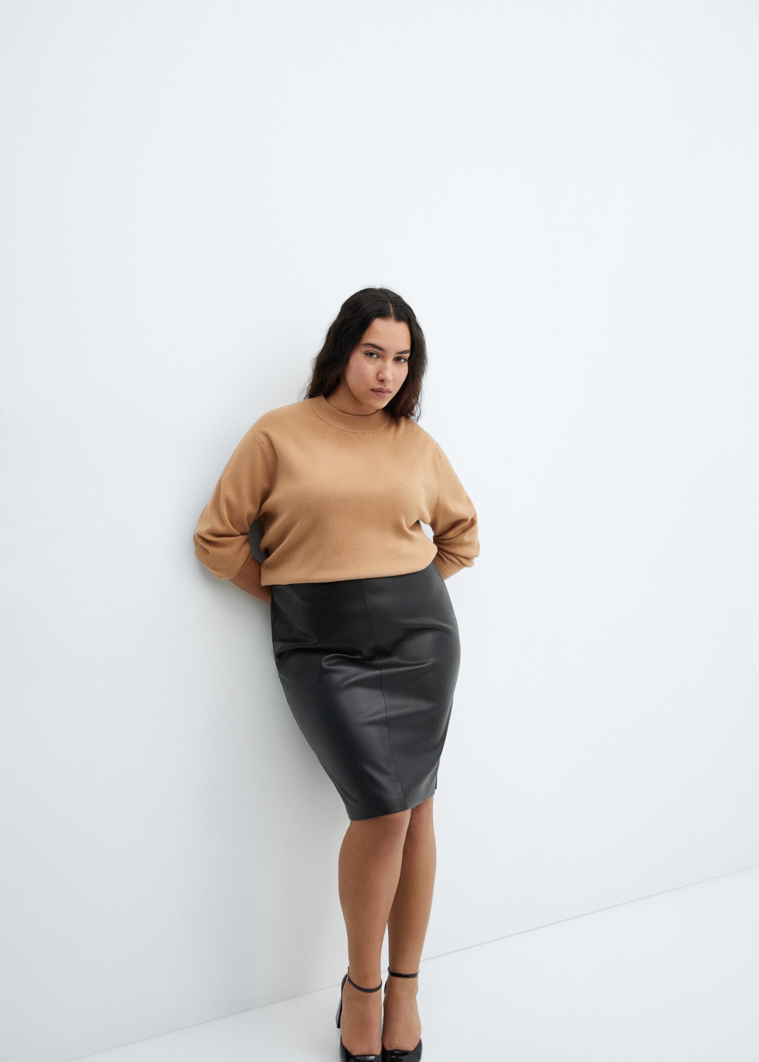 Faux-leather pencil skirt - Детальніше про товар 4